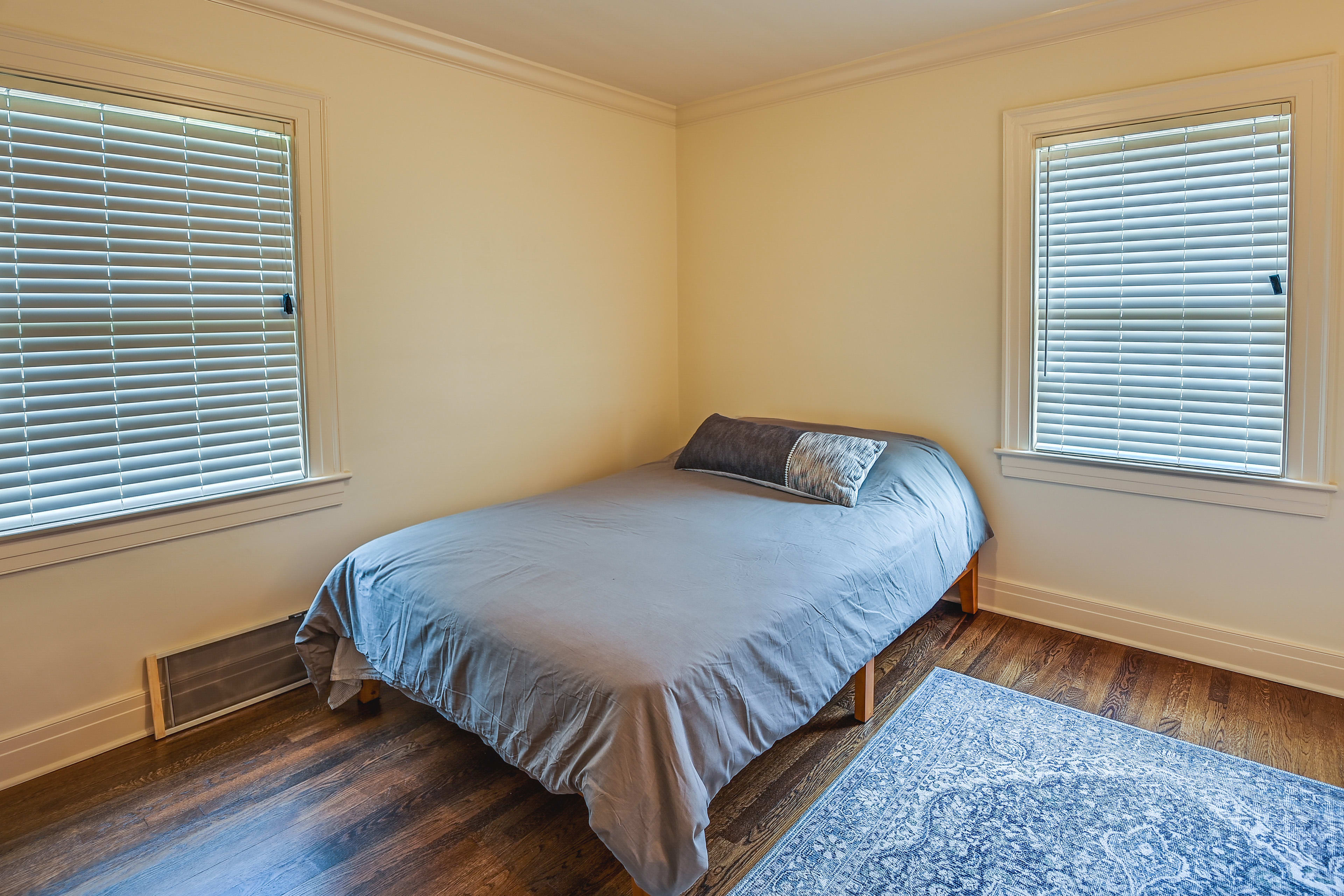 Bedroom | Queen Bed | Linens Provided