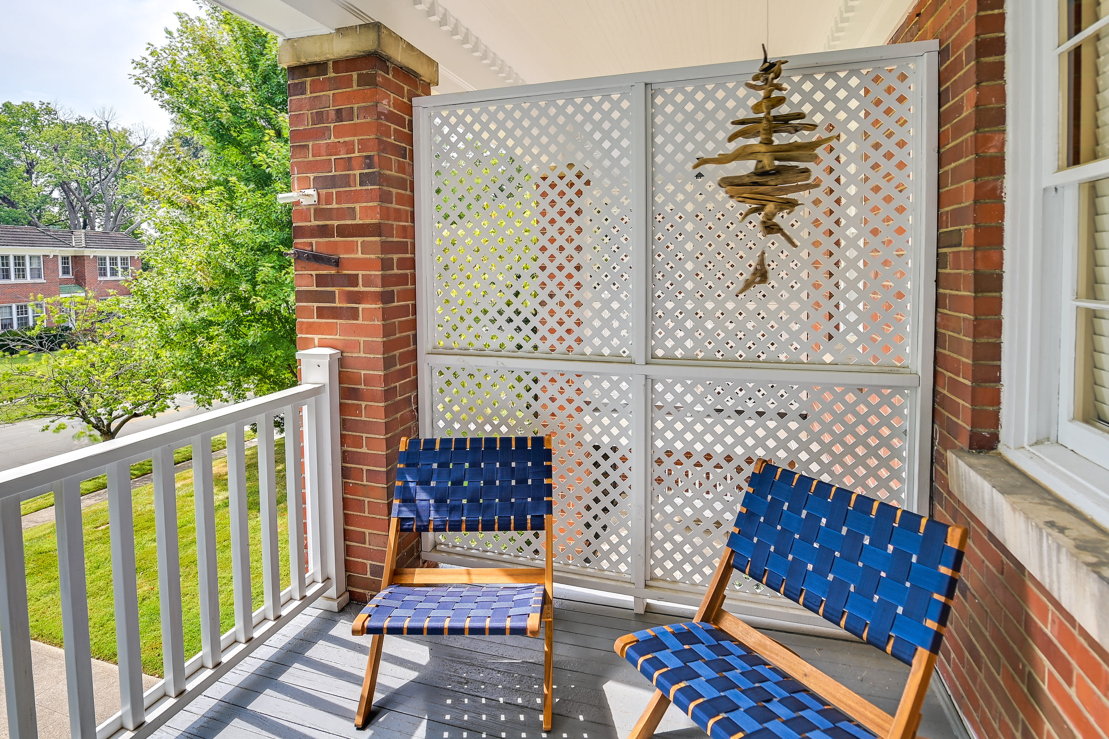 Private Balcony w/ Seating