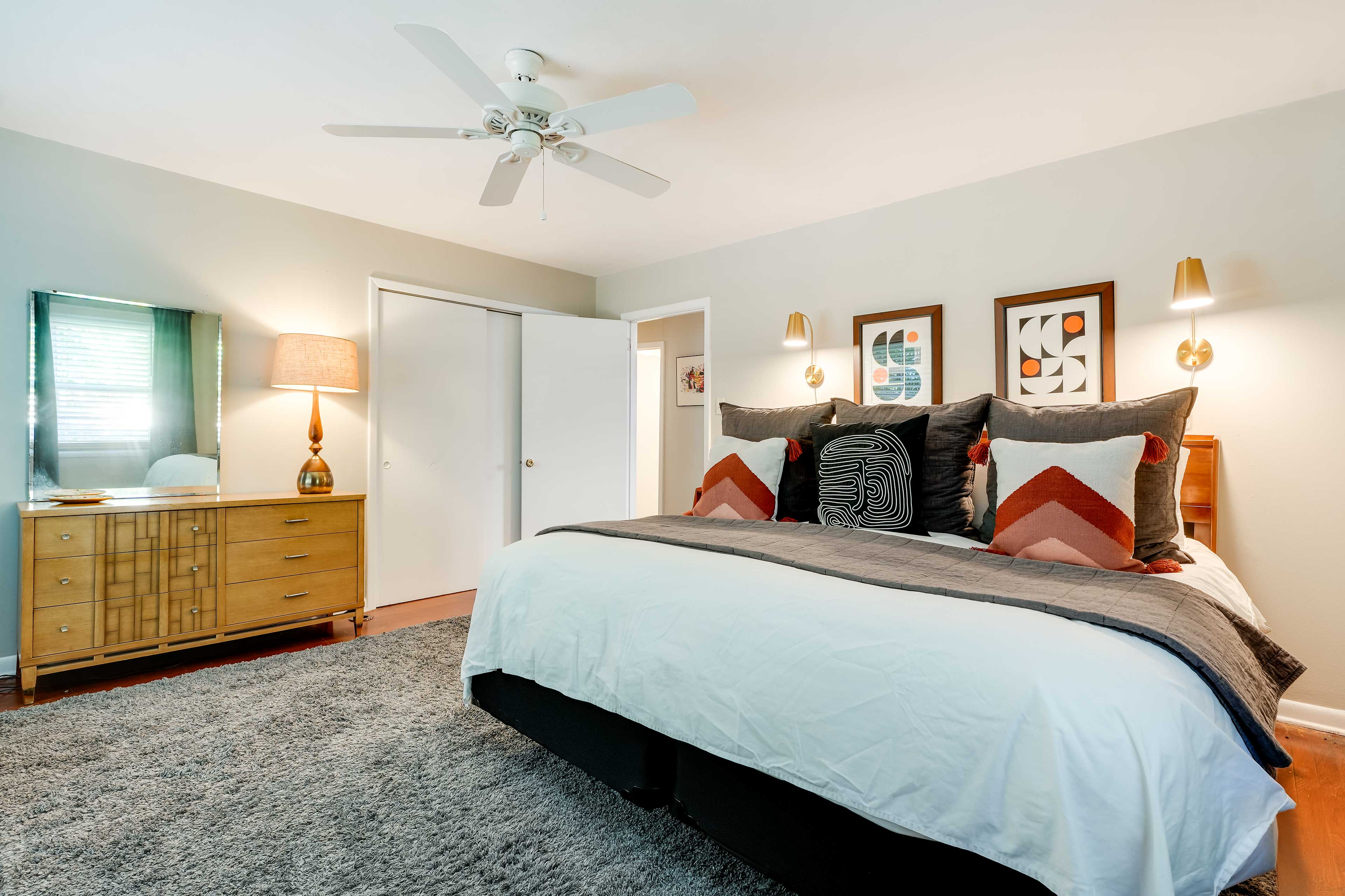 Bedroom 1 | King Bed | Linens & Towels | Smart TV