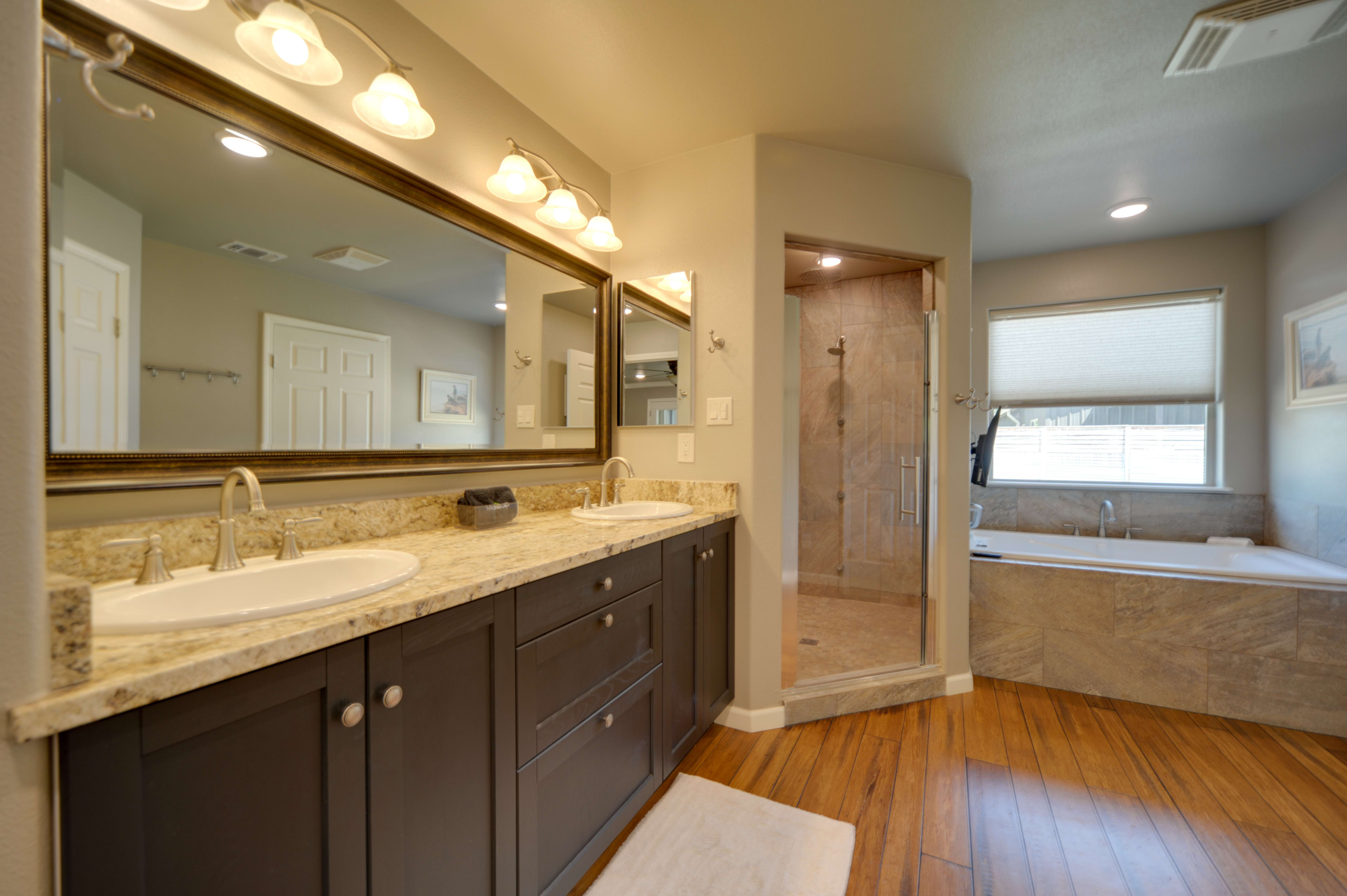 Main House | En-Suite Bathroom | Complimentary Toiletries