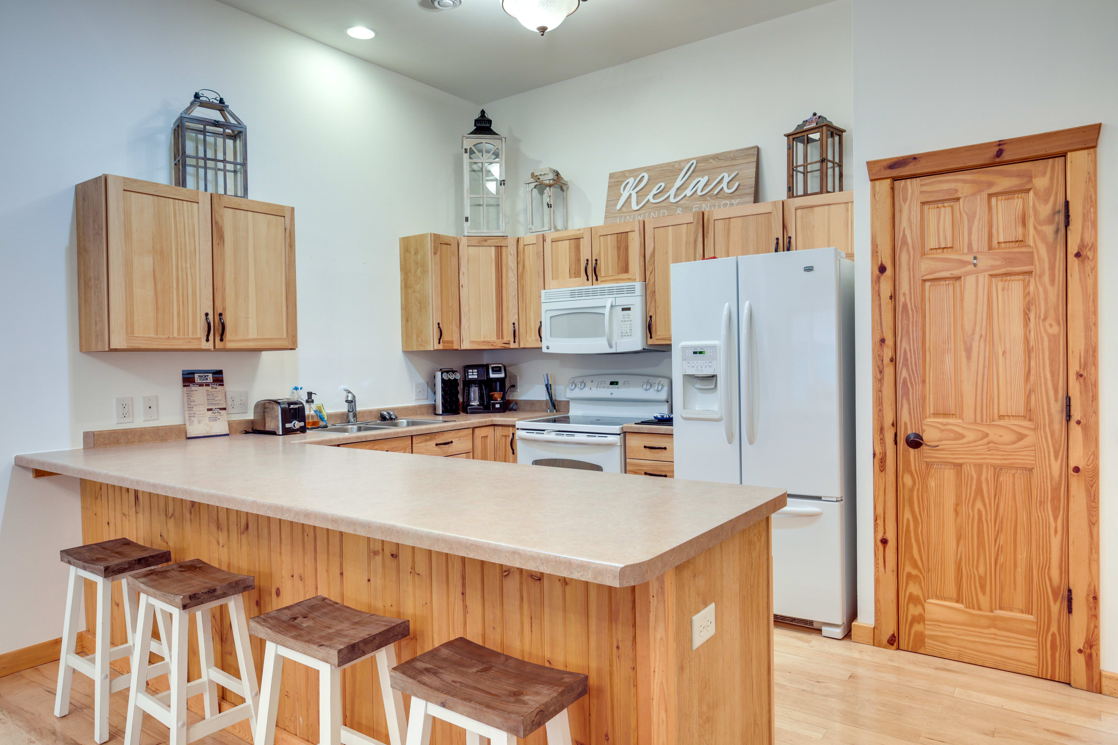 Kitchen | Keyless Entry | Free WiFi | Central Air Conditioning