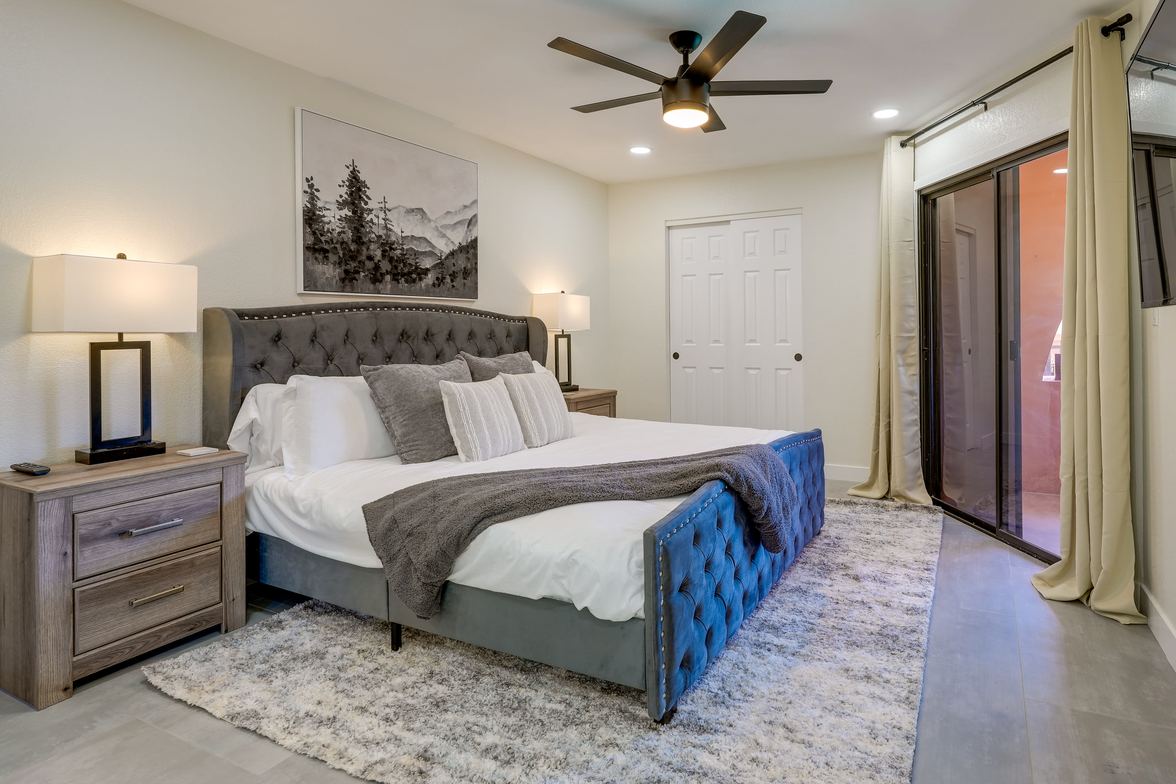Bedroom | King Bed | Linens Provided | En-Suite | Walk-In Closet