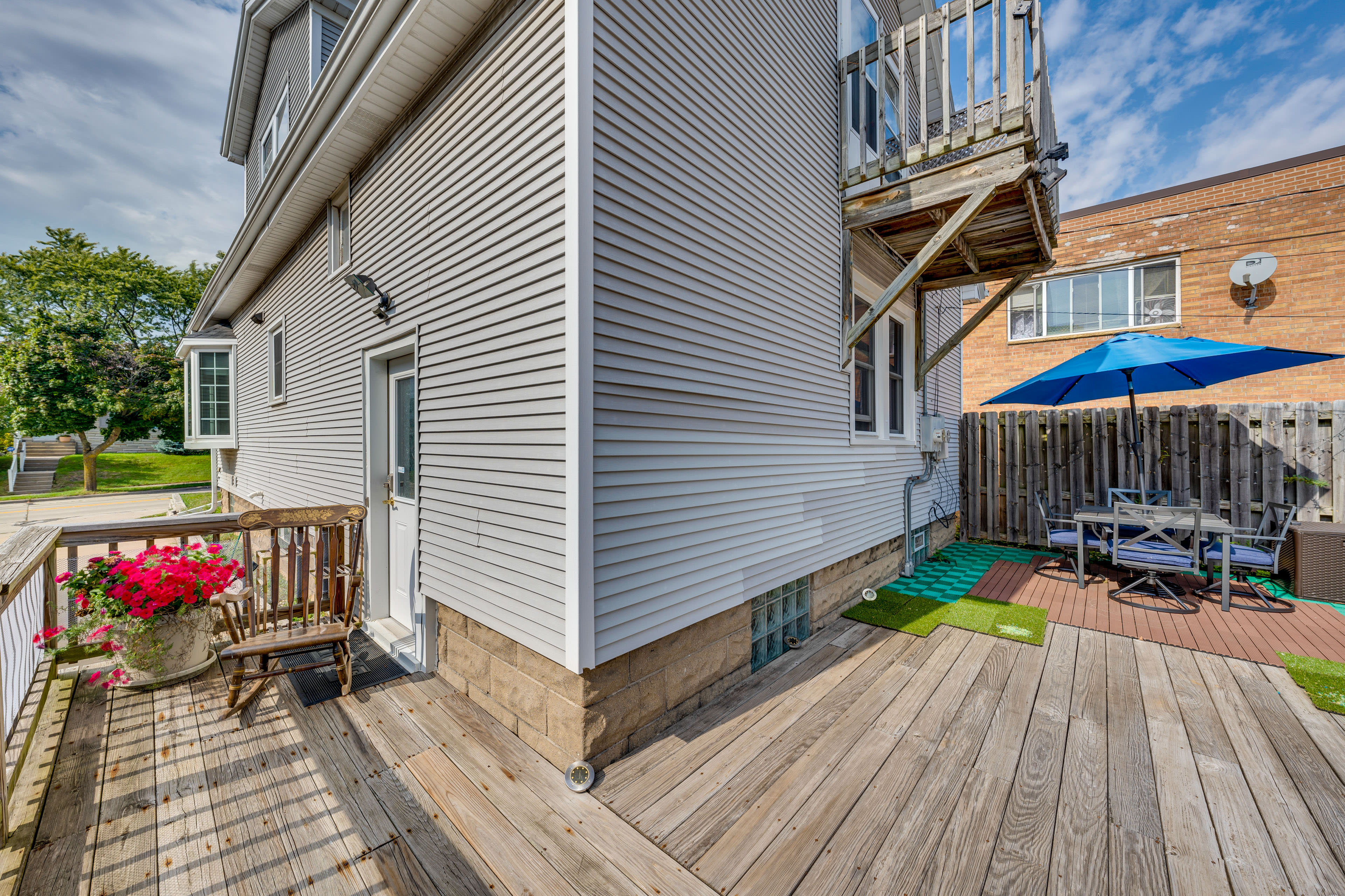 Deck | Outdoor Dining