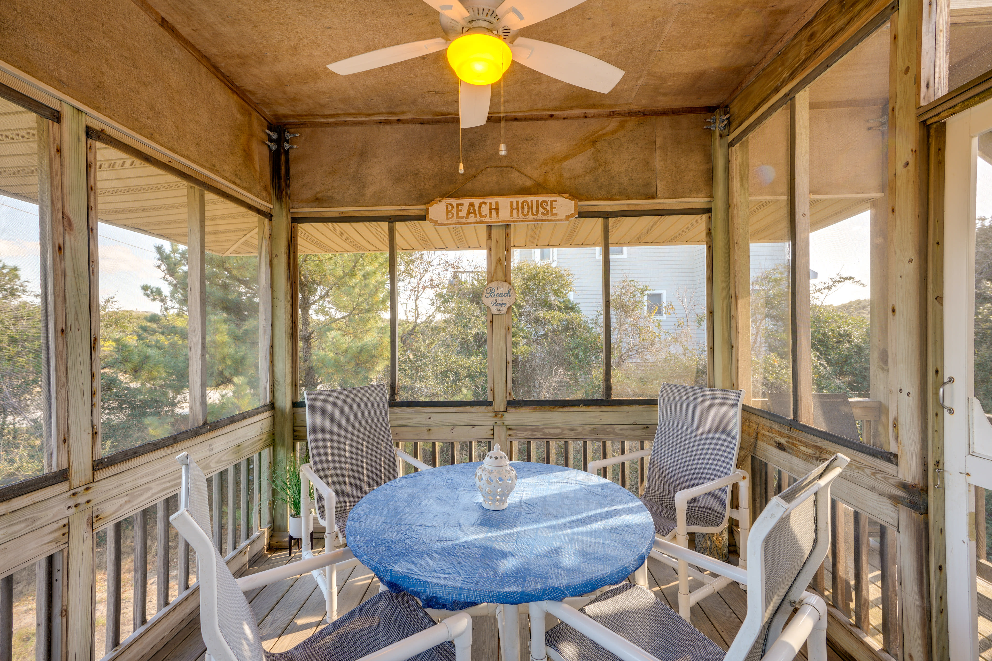 Screened-In Porch | Pet Friendly w/ Fee | Walk to the Beach