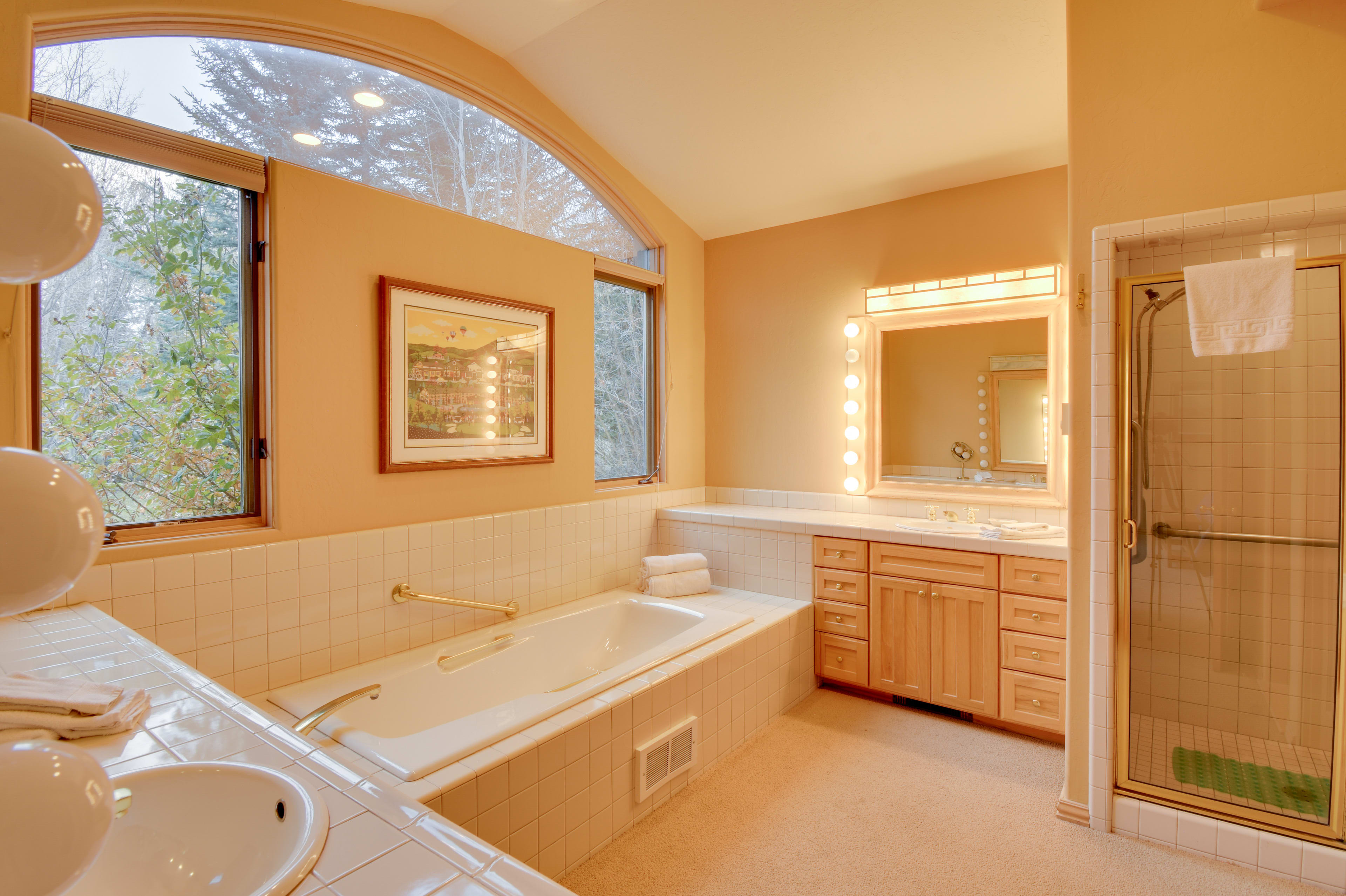 En-Suite Bathroom | Towels Provided