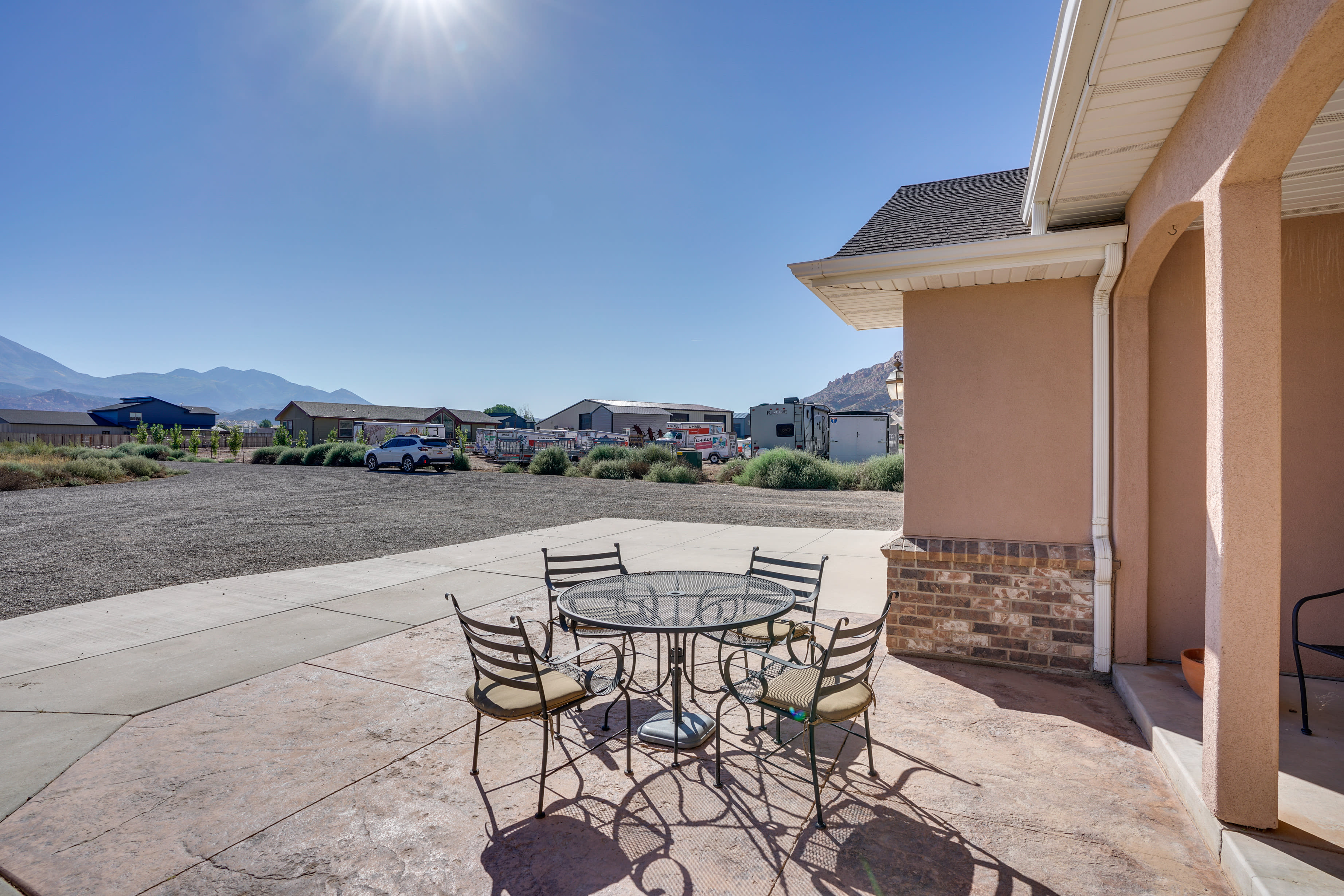 Front Patio | Additional Outdoor Dining