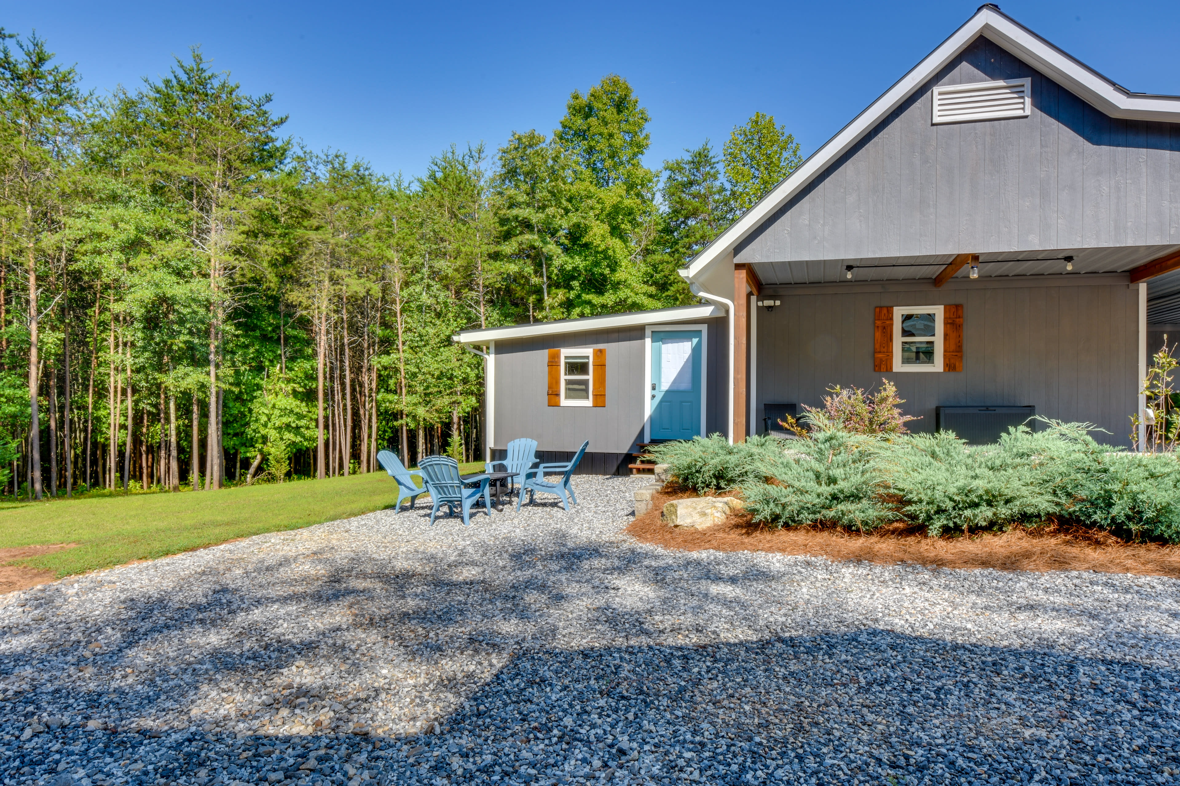 Parking | Gravel Driveway (1 Vehicle)