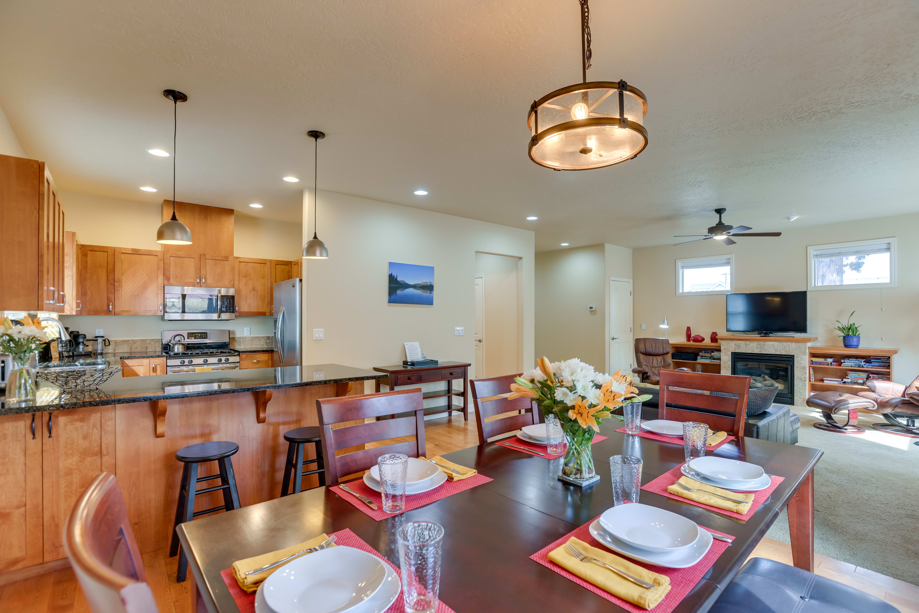 Fully Equipped Kitchen & Dining Area | Keyless Entry