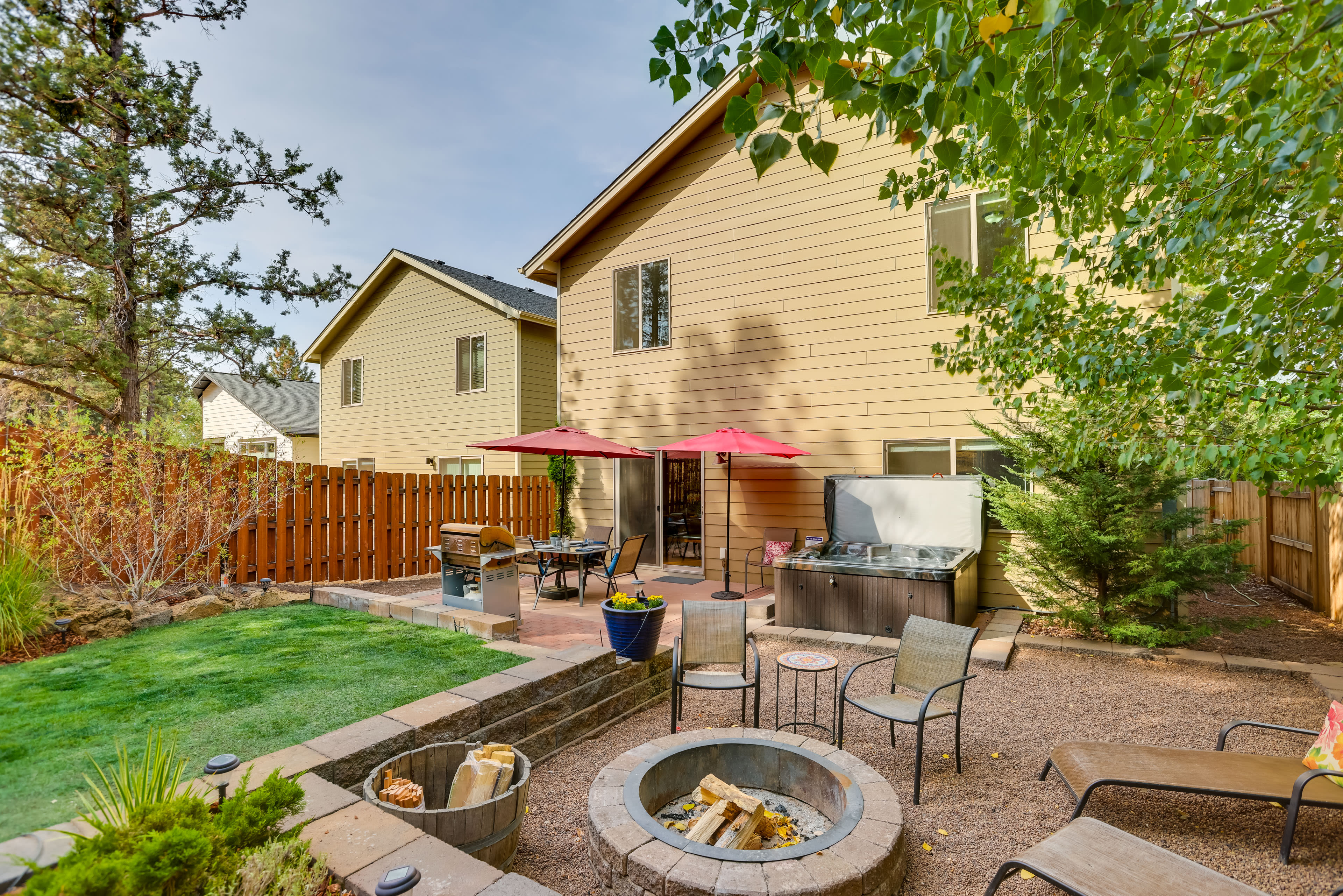 Bend Vacation Rental | 3BR | 2.5BA | 2,074 Sq Ft | Stairs Required