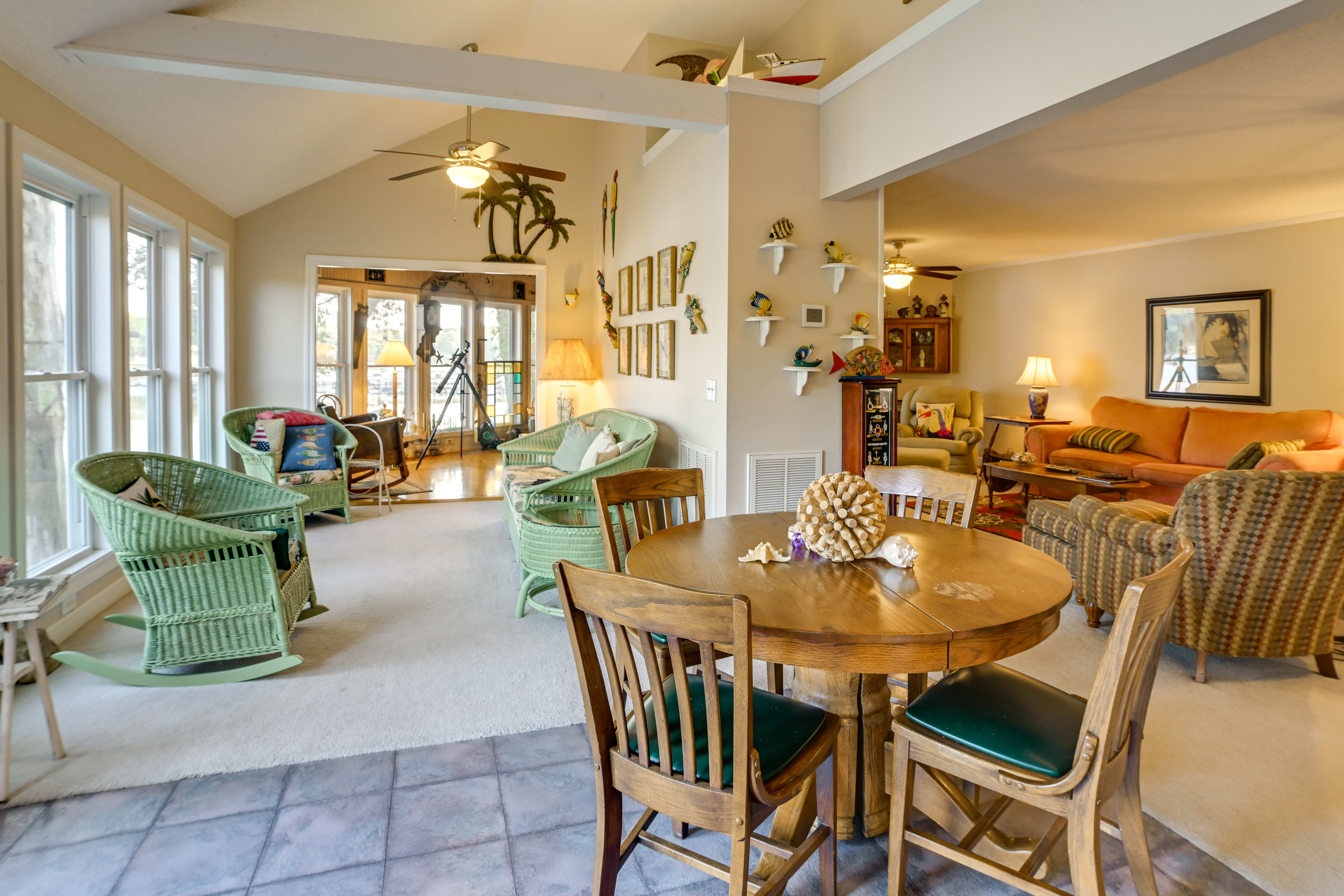 Dining Area | Dishware/Flatware