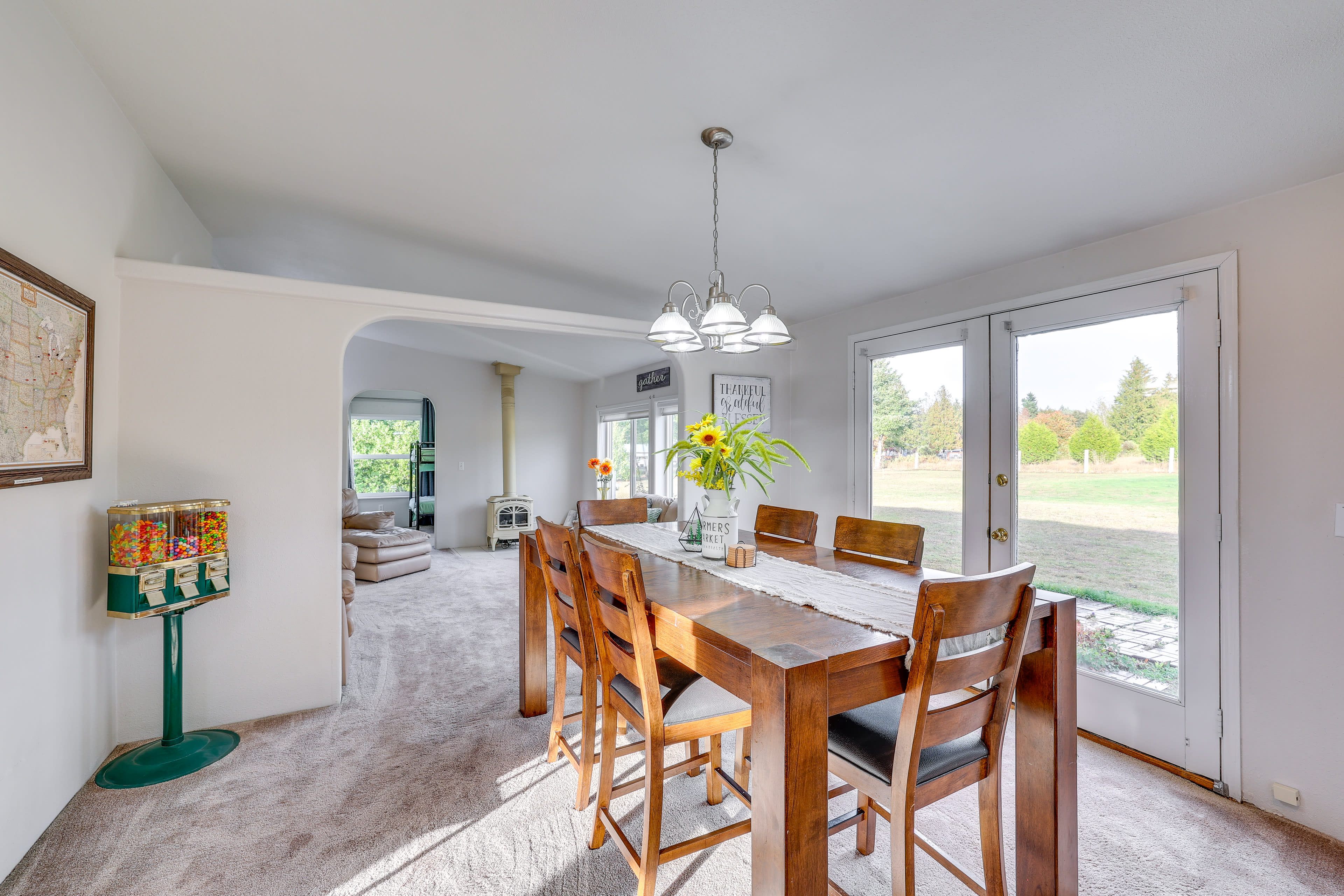 Dining Room | Dishware & Flatware Provided