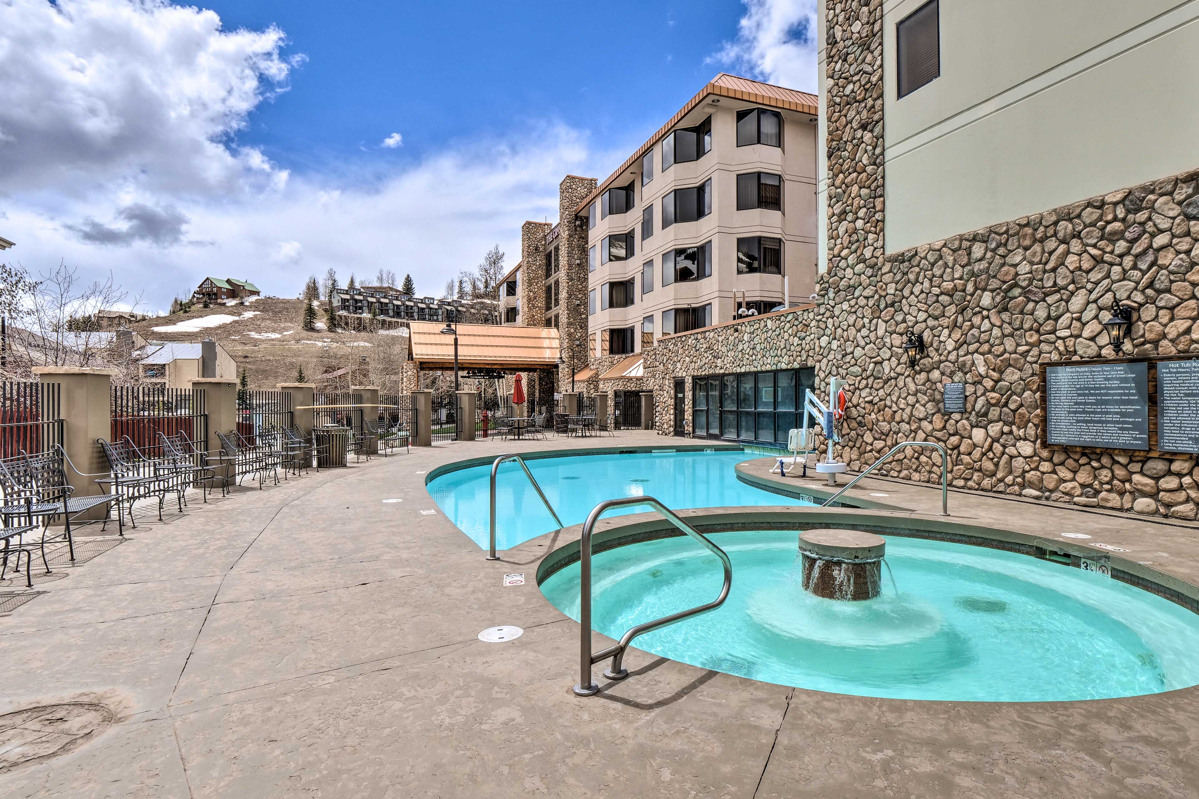 Crested Butte Condo with Indoor & Outdoor Pools!