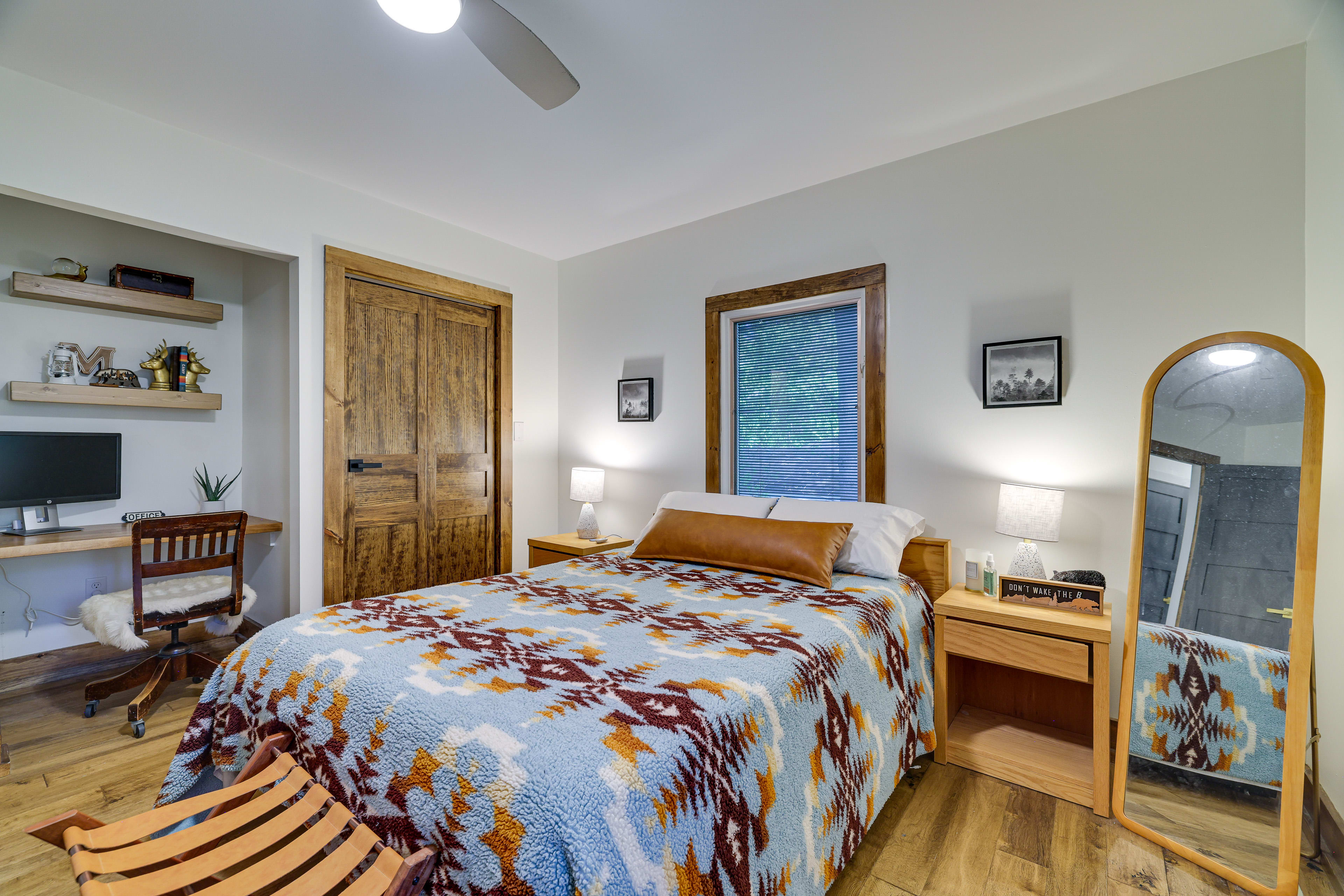 Bonus Room | Queen Bed | Linen Provided | Main Floor