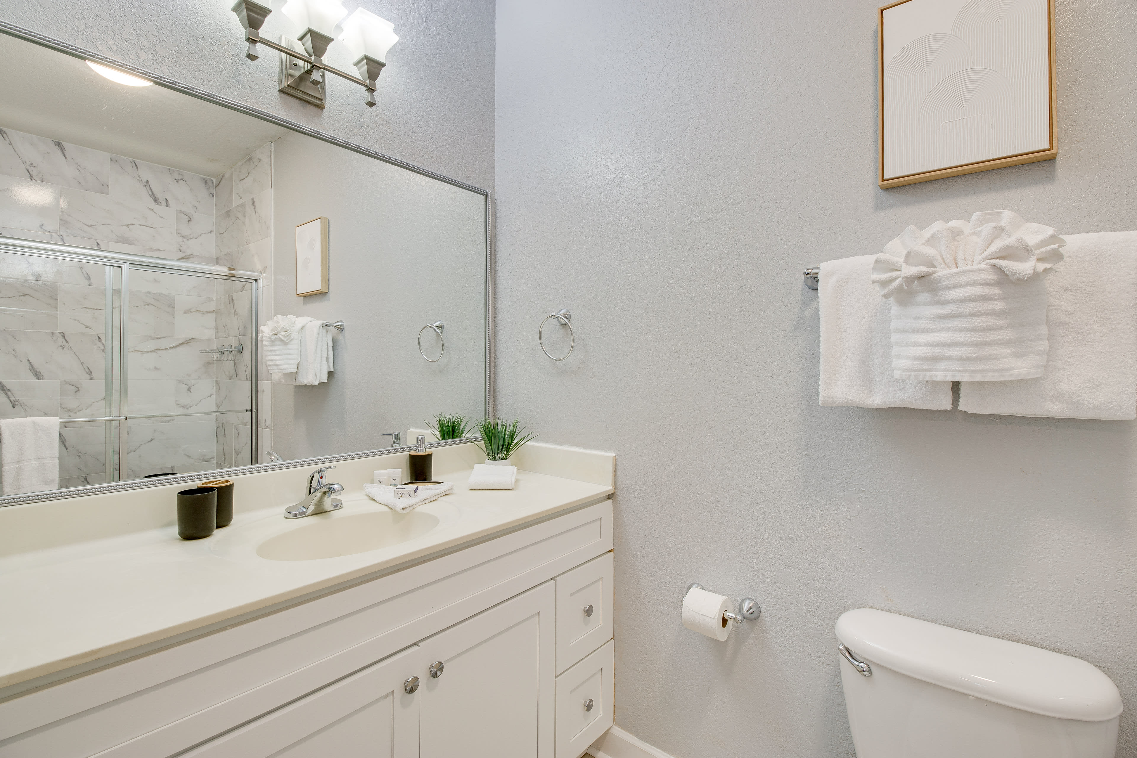 En-Suite Bathroom | Towels Provided