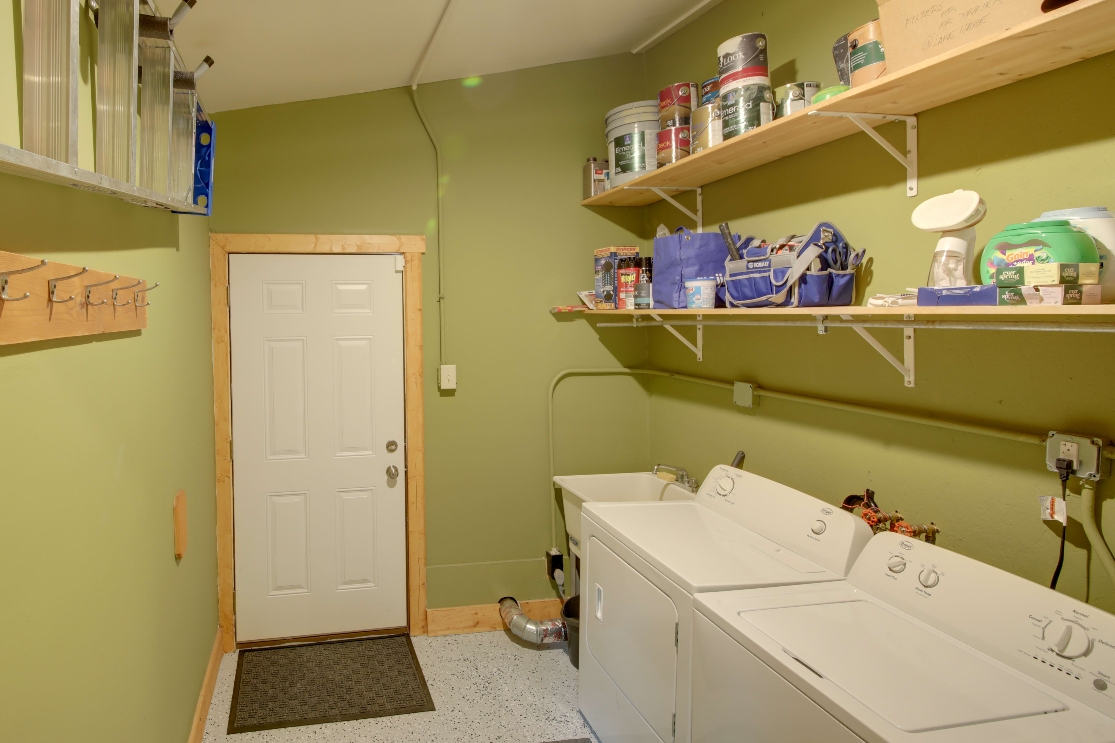 Laundry Room | Laundry Detergent Provided