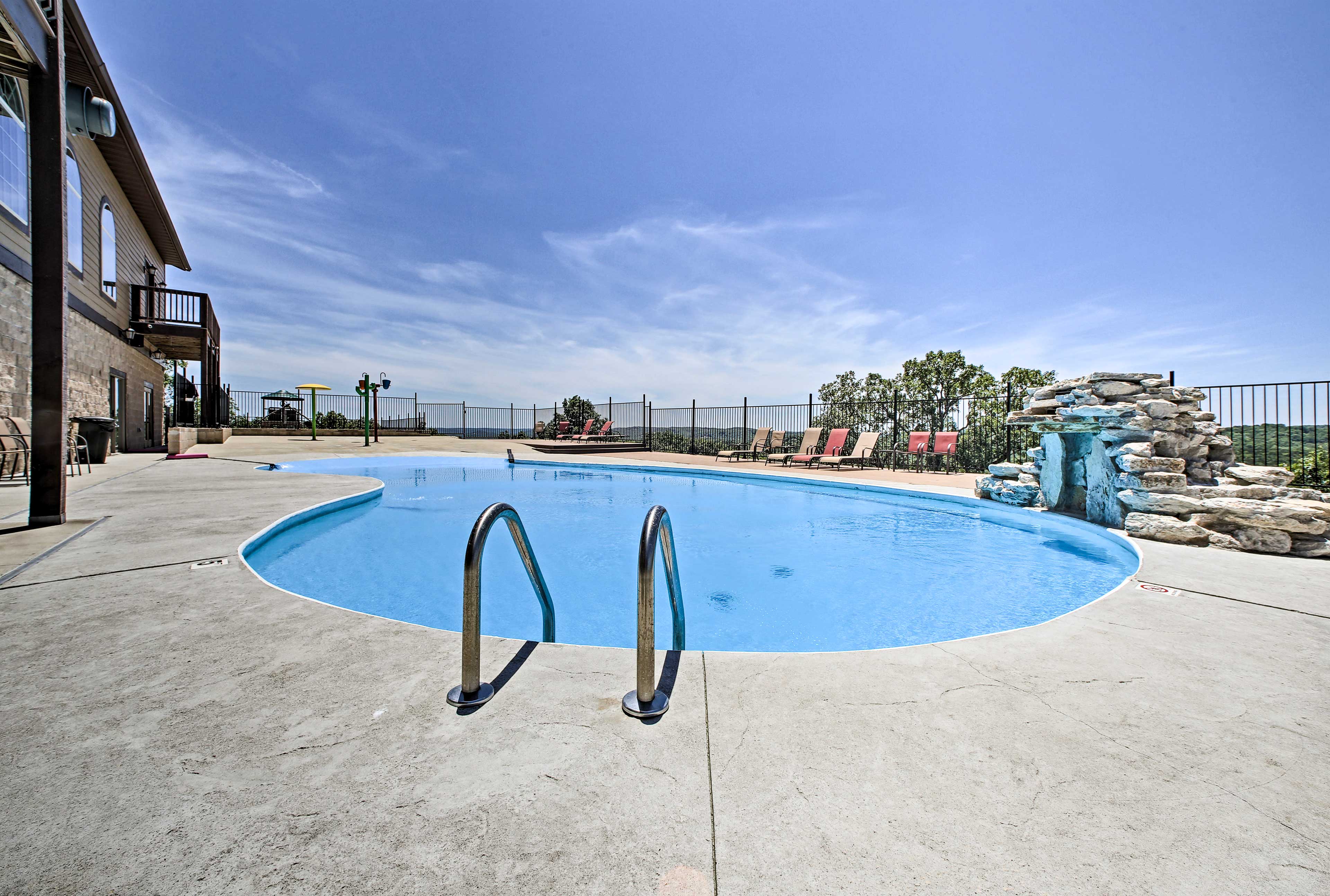 Resort Amenities | Saltwater Pool