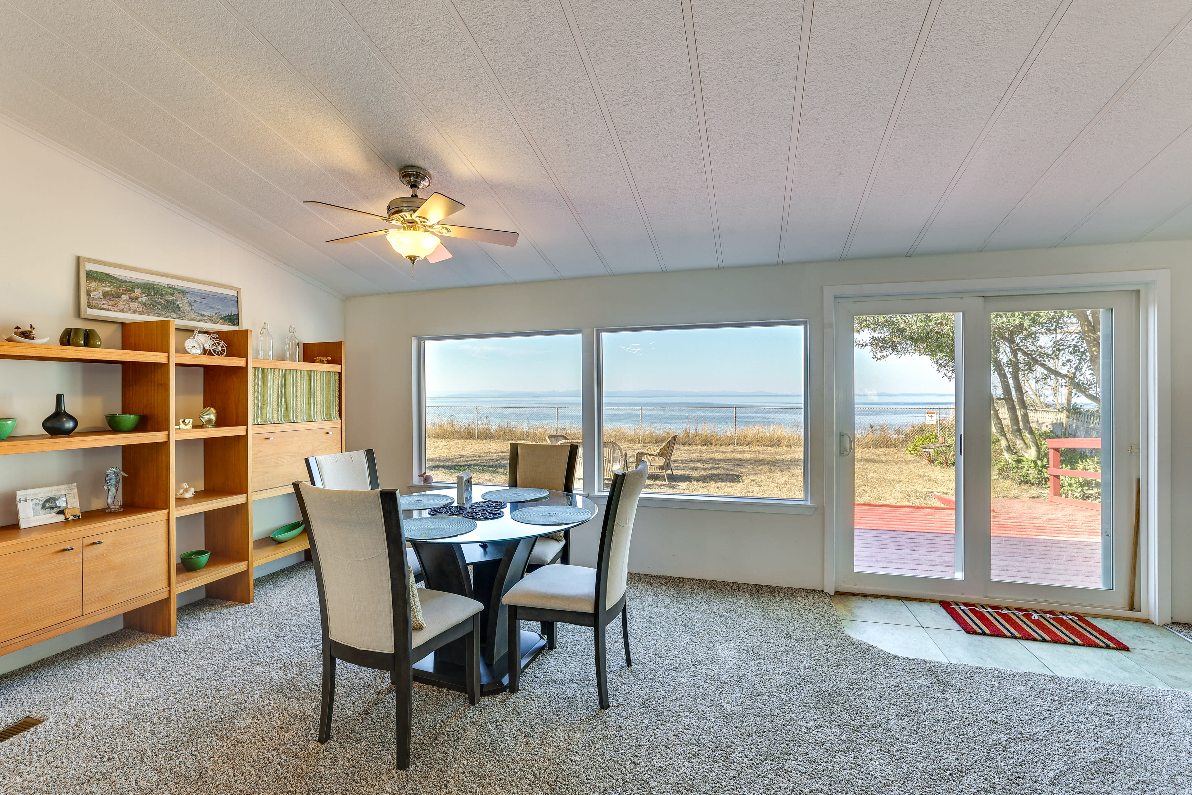 Dining Room | Dishware & Flatware Provided