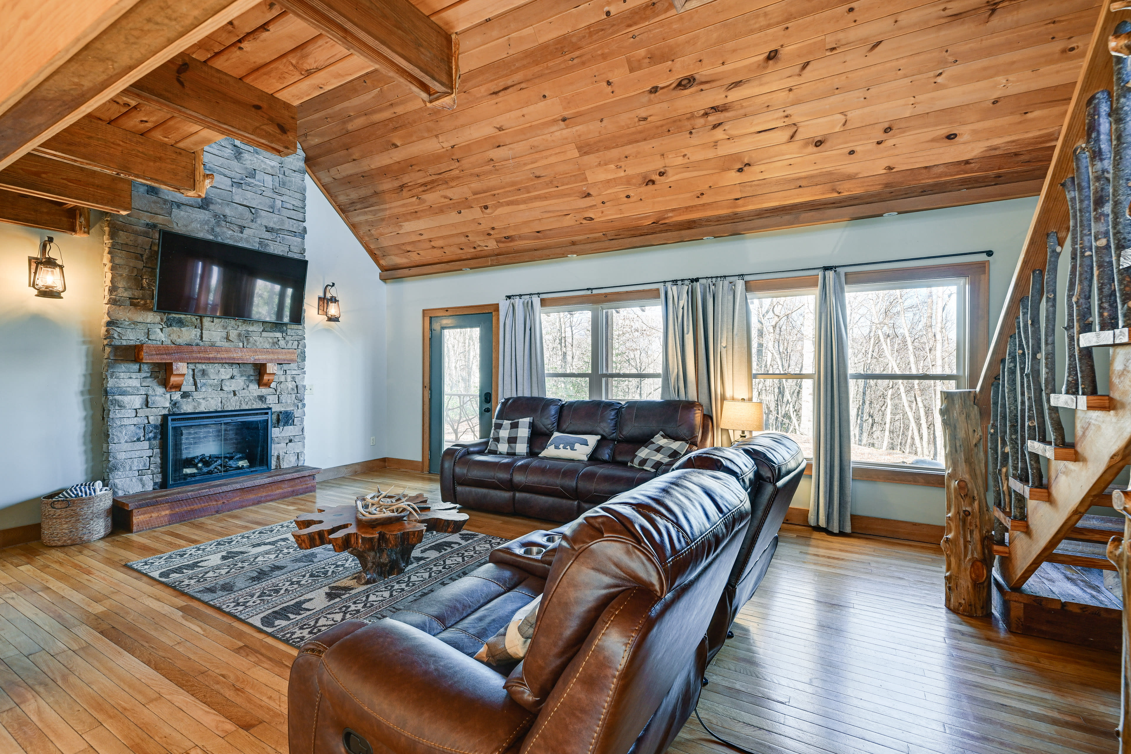 Bryson City Vacation Rental | 3BR | 2BA | 1,300 Sq Ft | Stairs to Enter