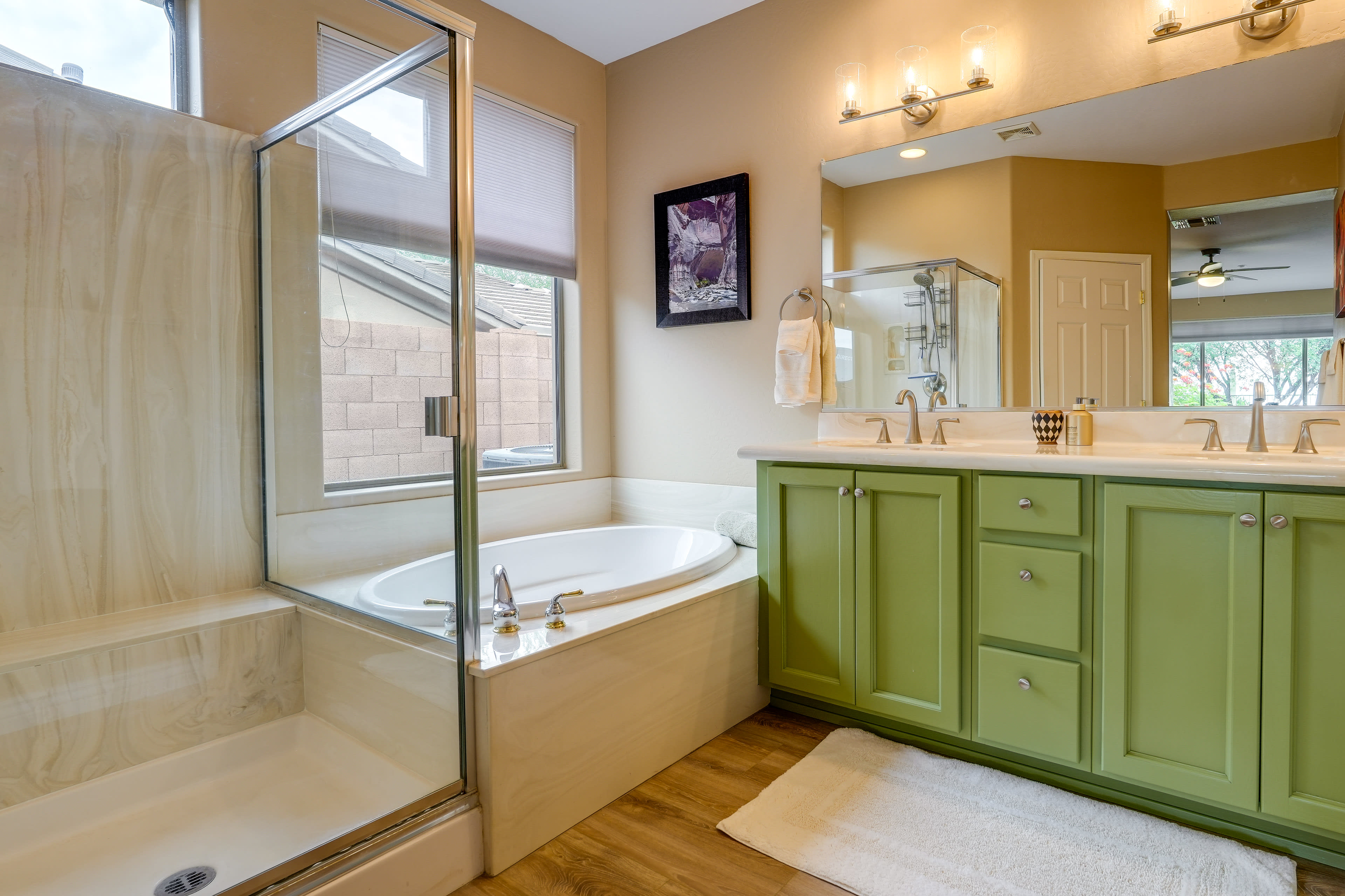 En-Suite Bathroom | Towels Provided