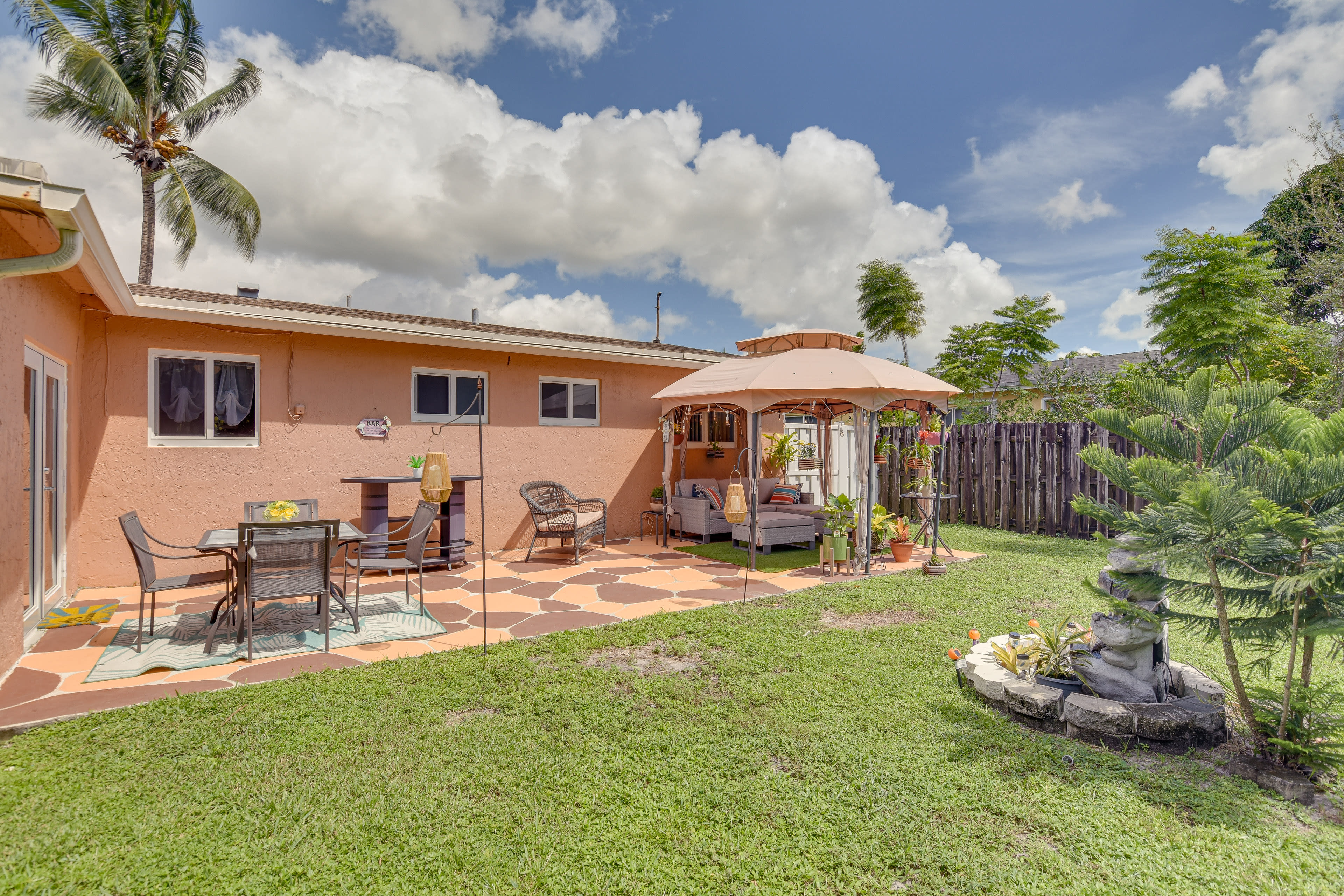 Private Backyard | Patio | Outdoor Seating