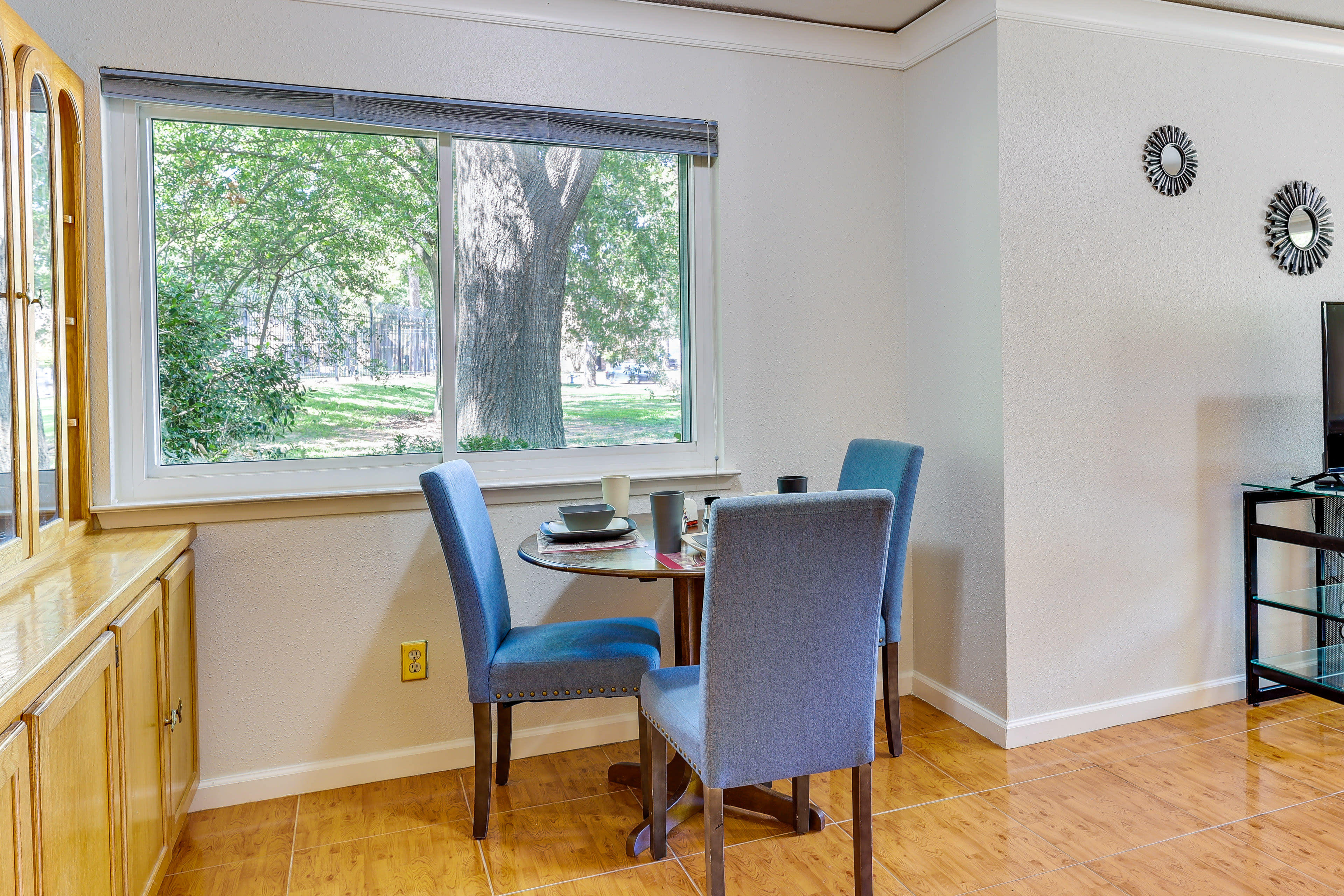 Dining Area | Fully Equipped Kitchen