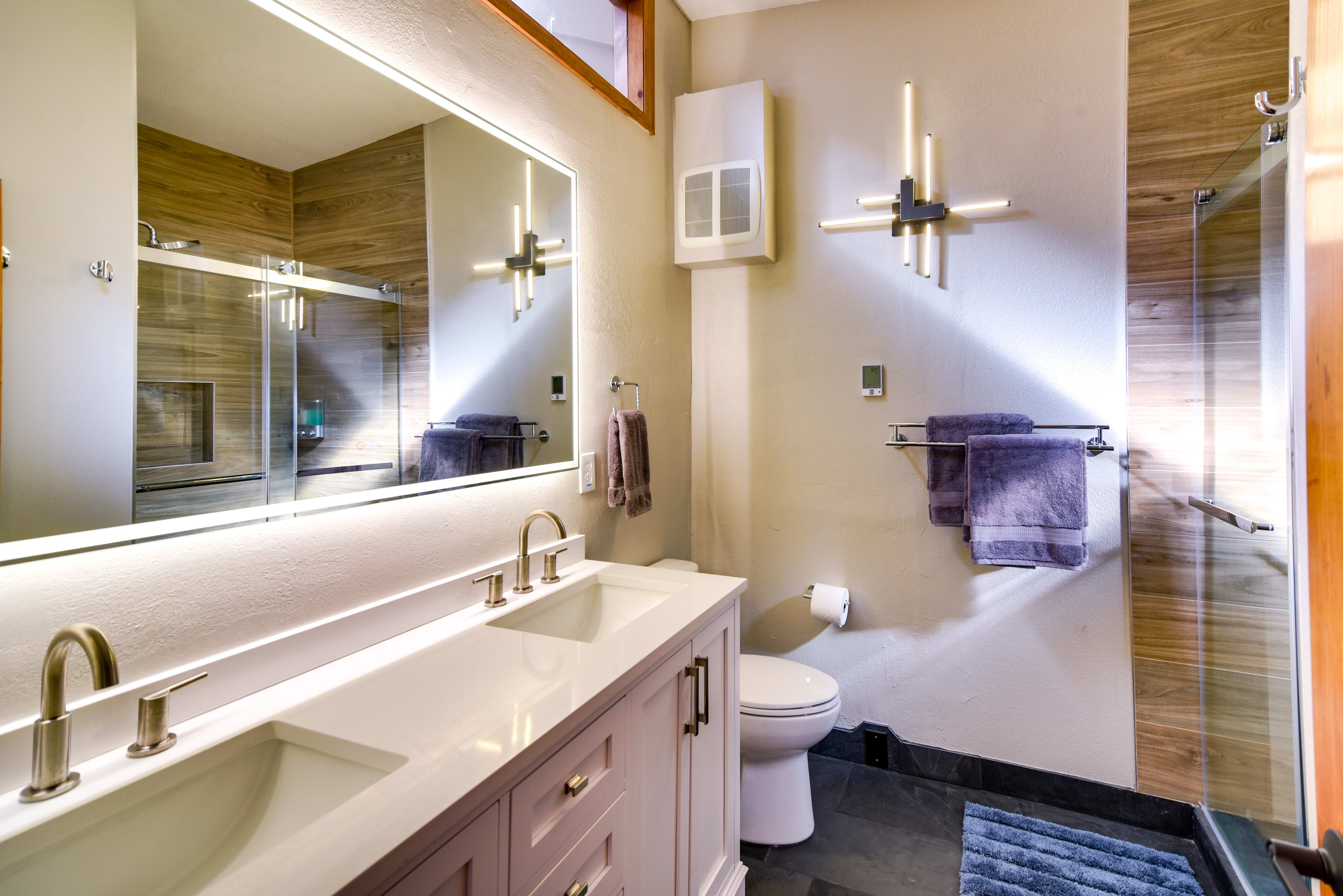 En-Suite Bathroom | Complimentary Toiletries | Hair Dryer | Towels