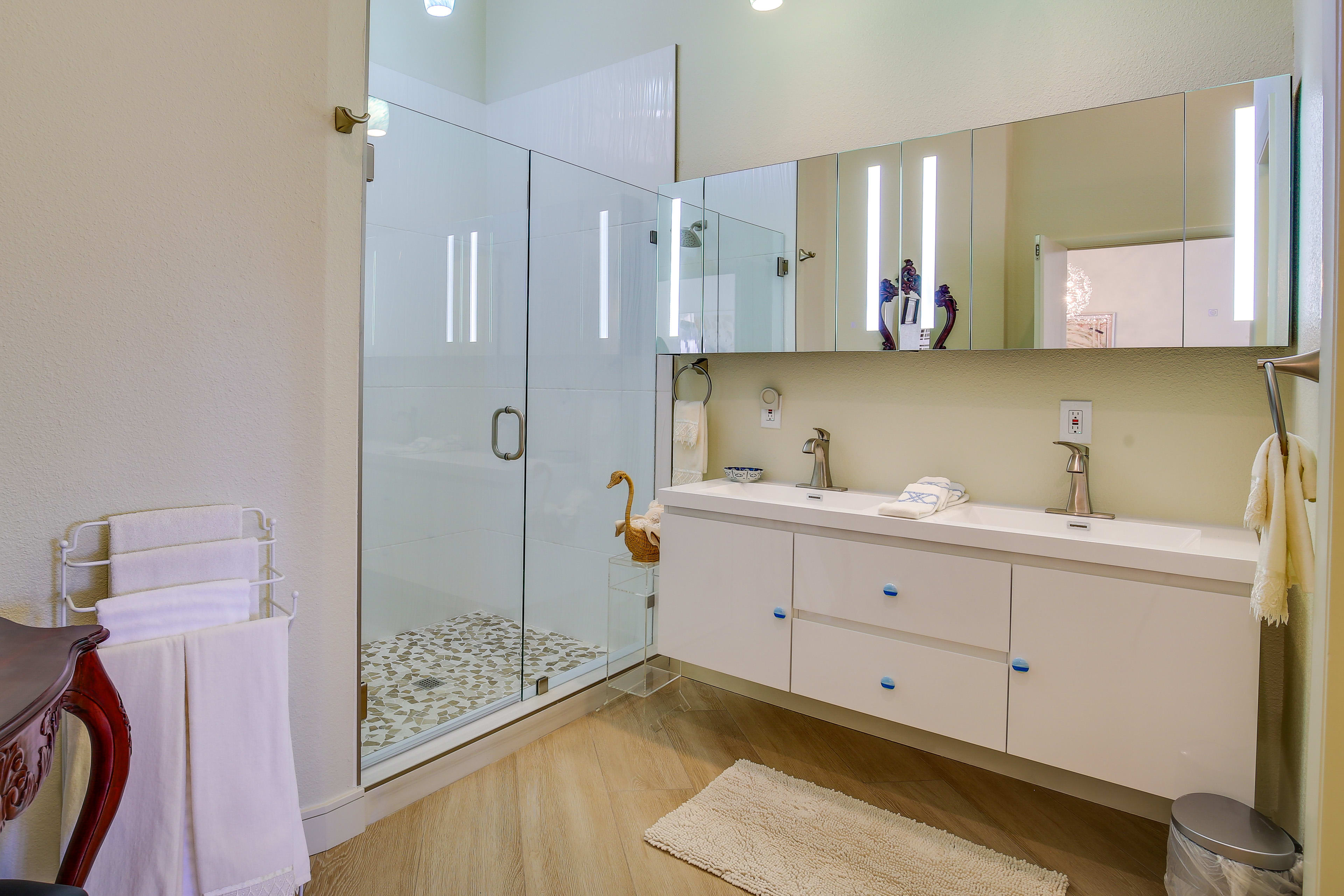 Full Bathroom | Complimentary Toiletries