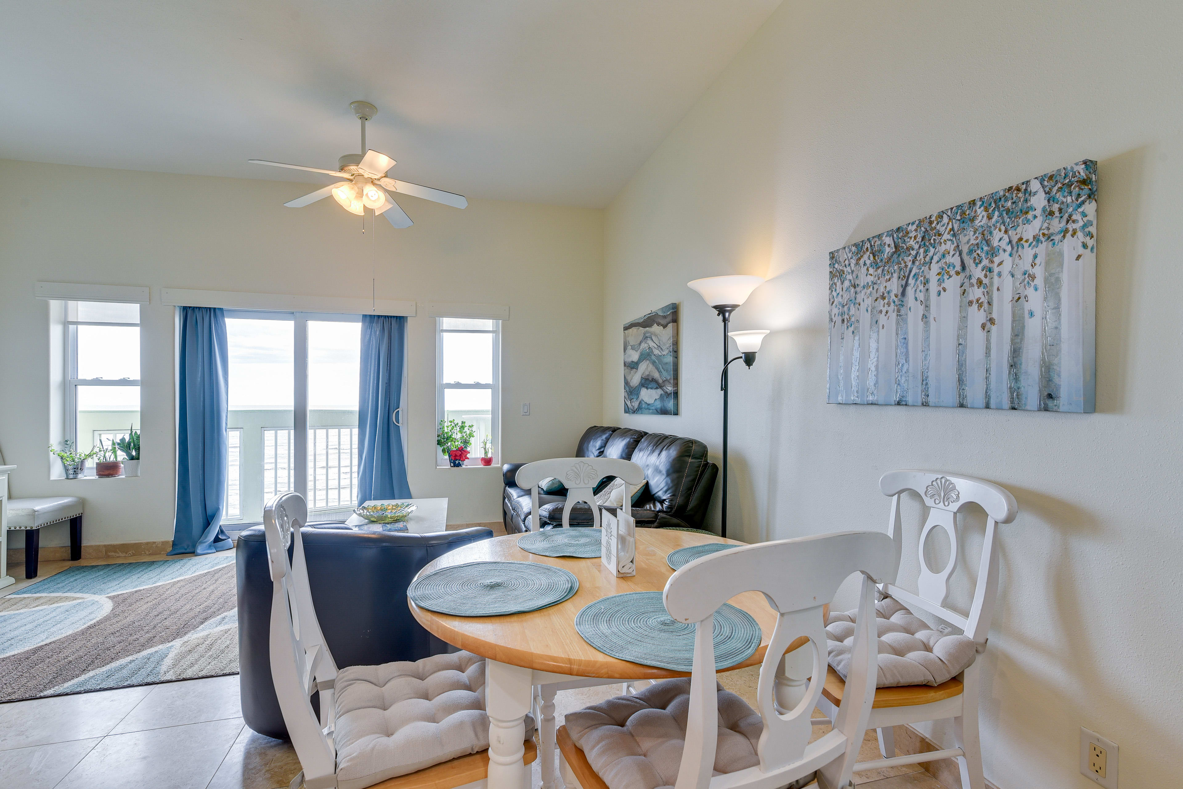 Dining Area | Central A/C & Heating | Open Floor Plan