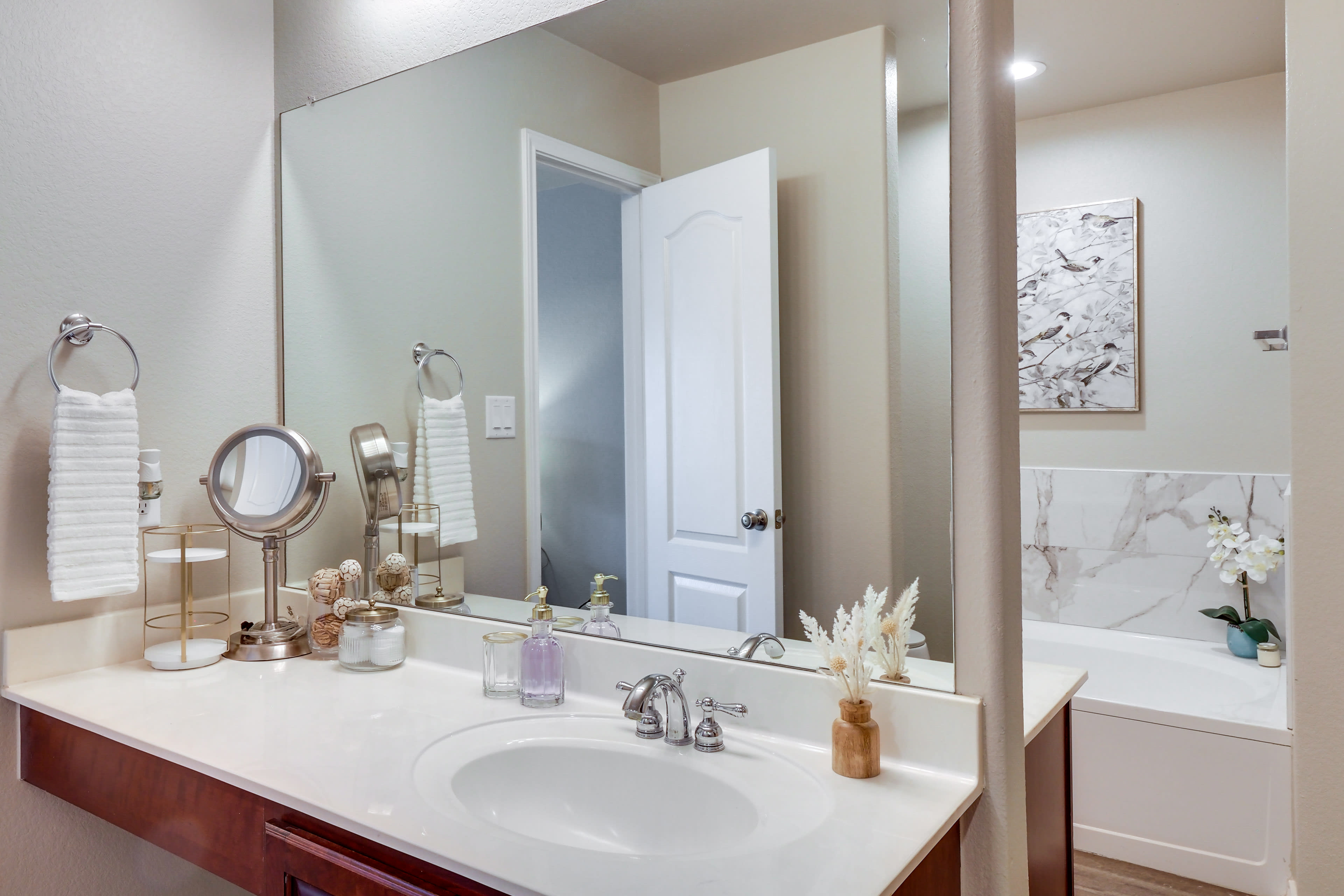 En-Suite Bathroom | Towels Provided | Complimentary Toiletries