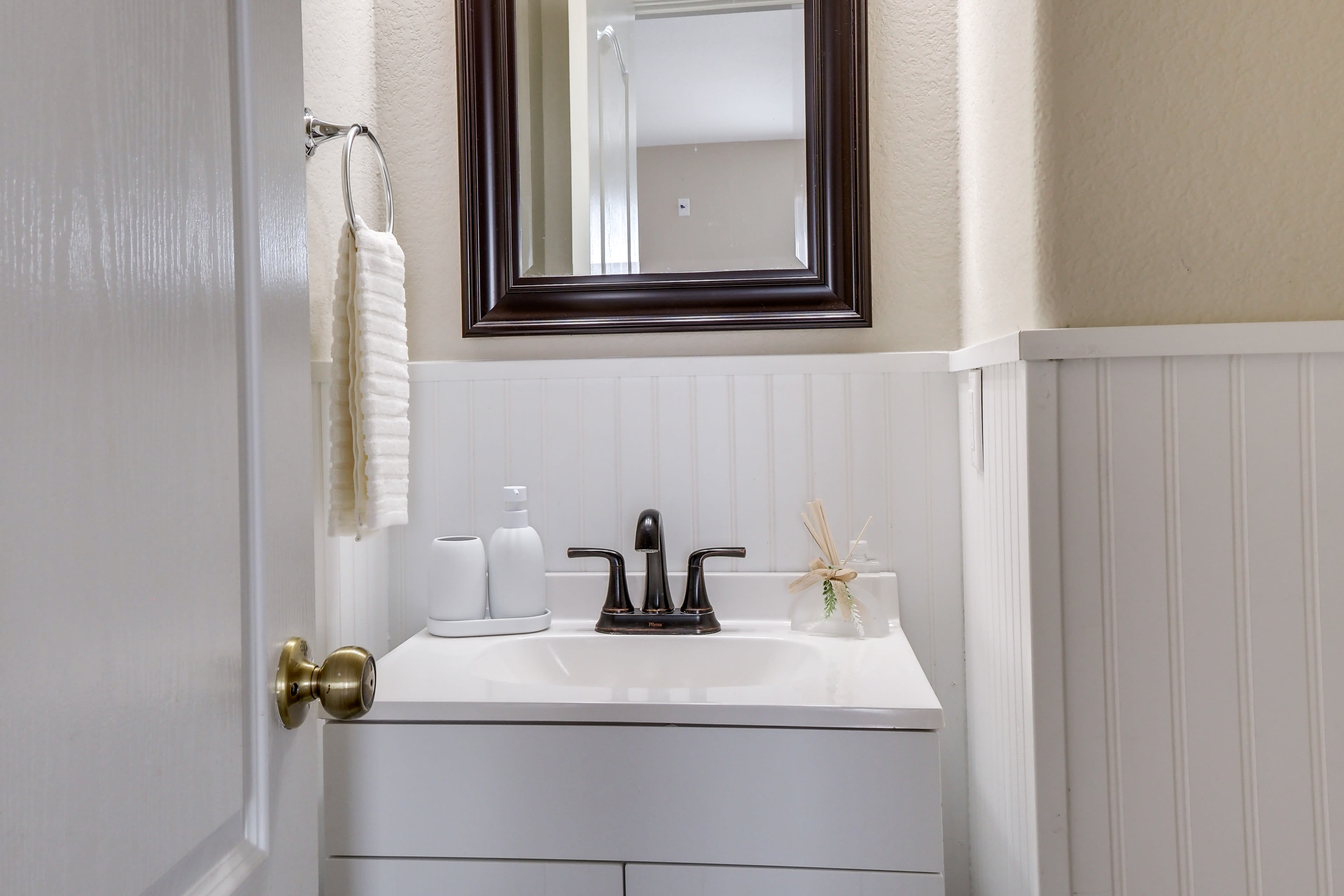 Half Bathroom | Towels Provided | Complimentary Toiletries