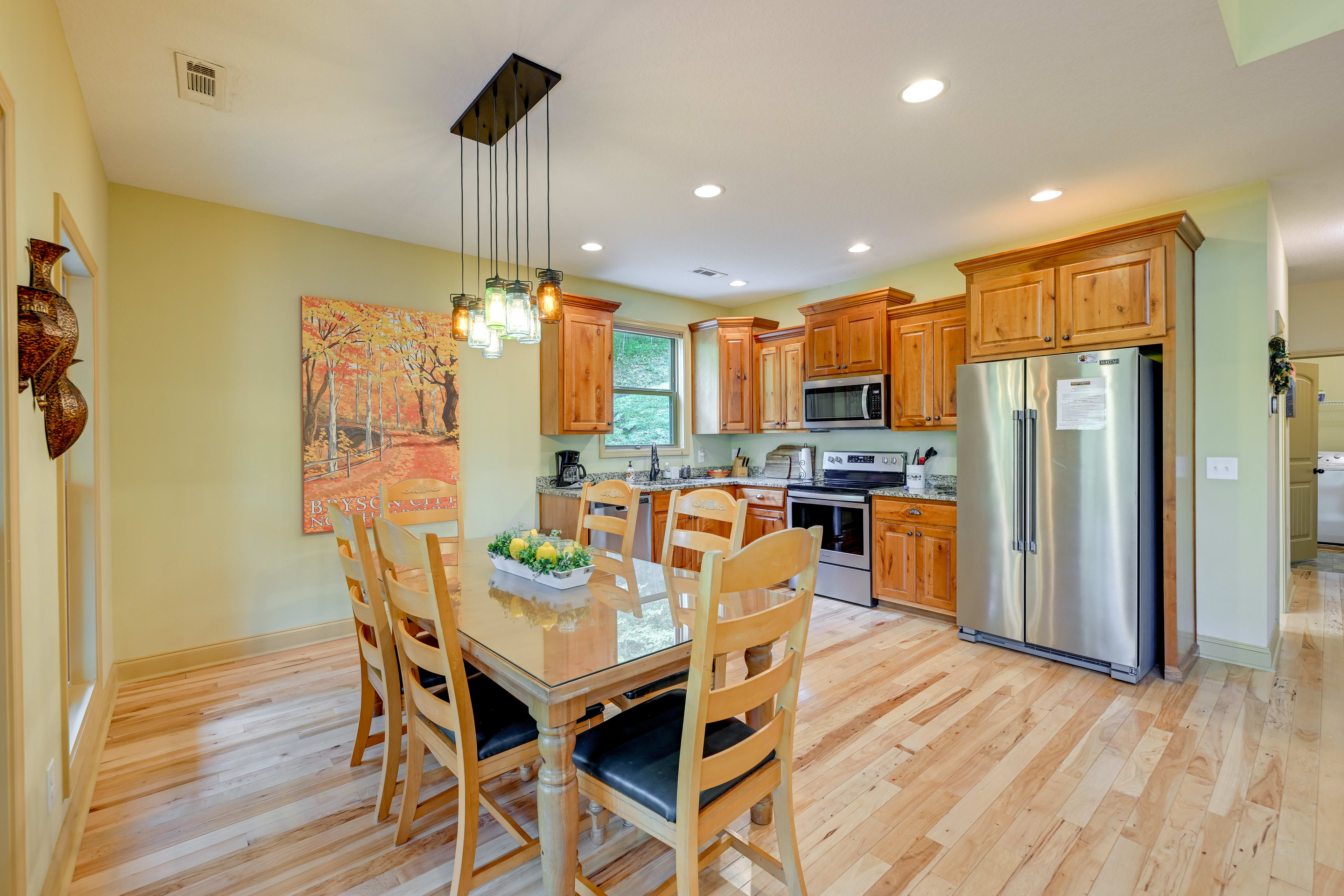 Dining Area | Kitchen