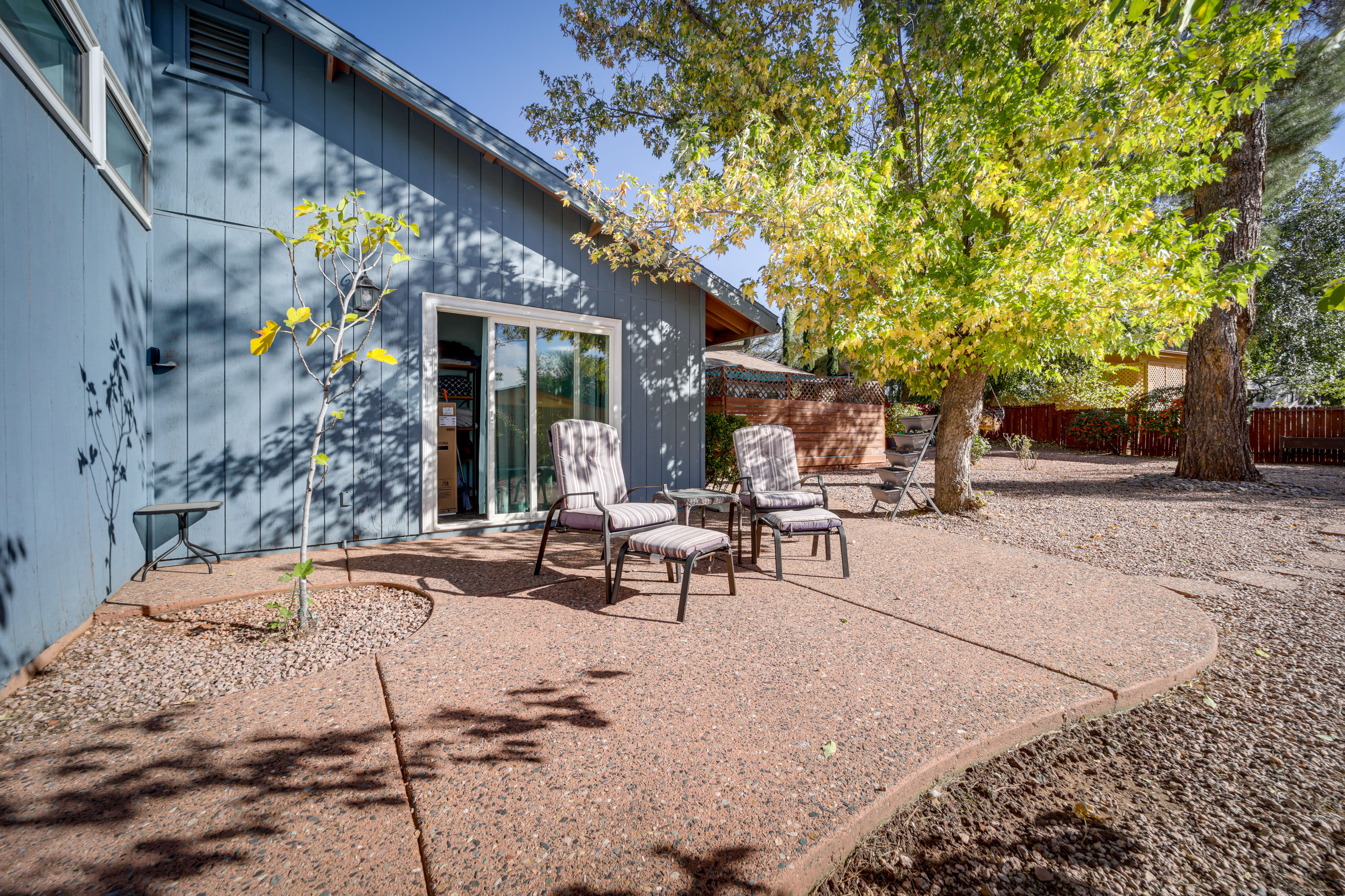 Patio | Backyard | Fire Pit | Outdoor Seating