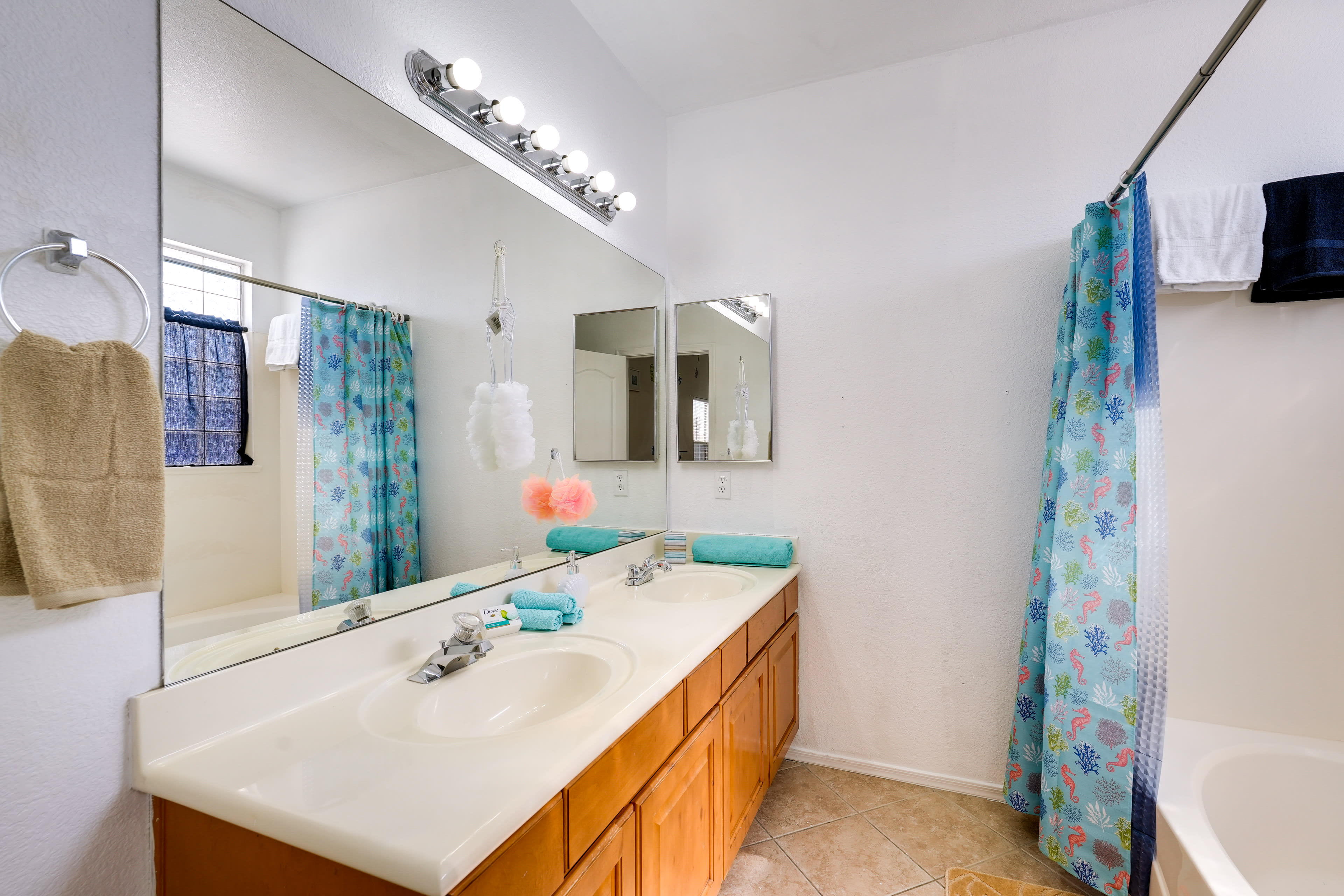 En-Suite Bathroom | Access via Bedroom 1 | Complimentary Toiletries | Hair Dryer