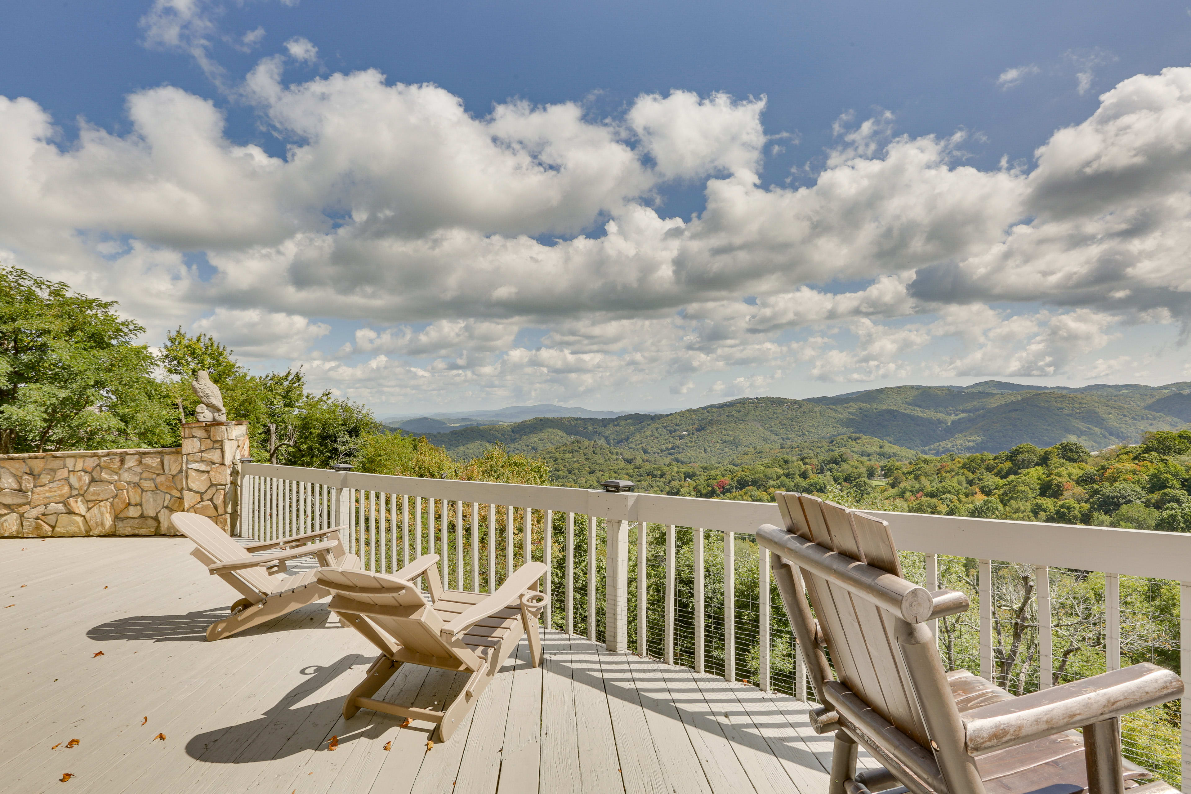 Blowing Rock Vacation Rental | 3BR | 2.5BA | Stairs Required | 2,500 Sq Ft