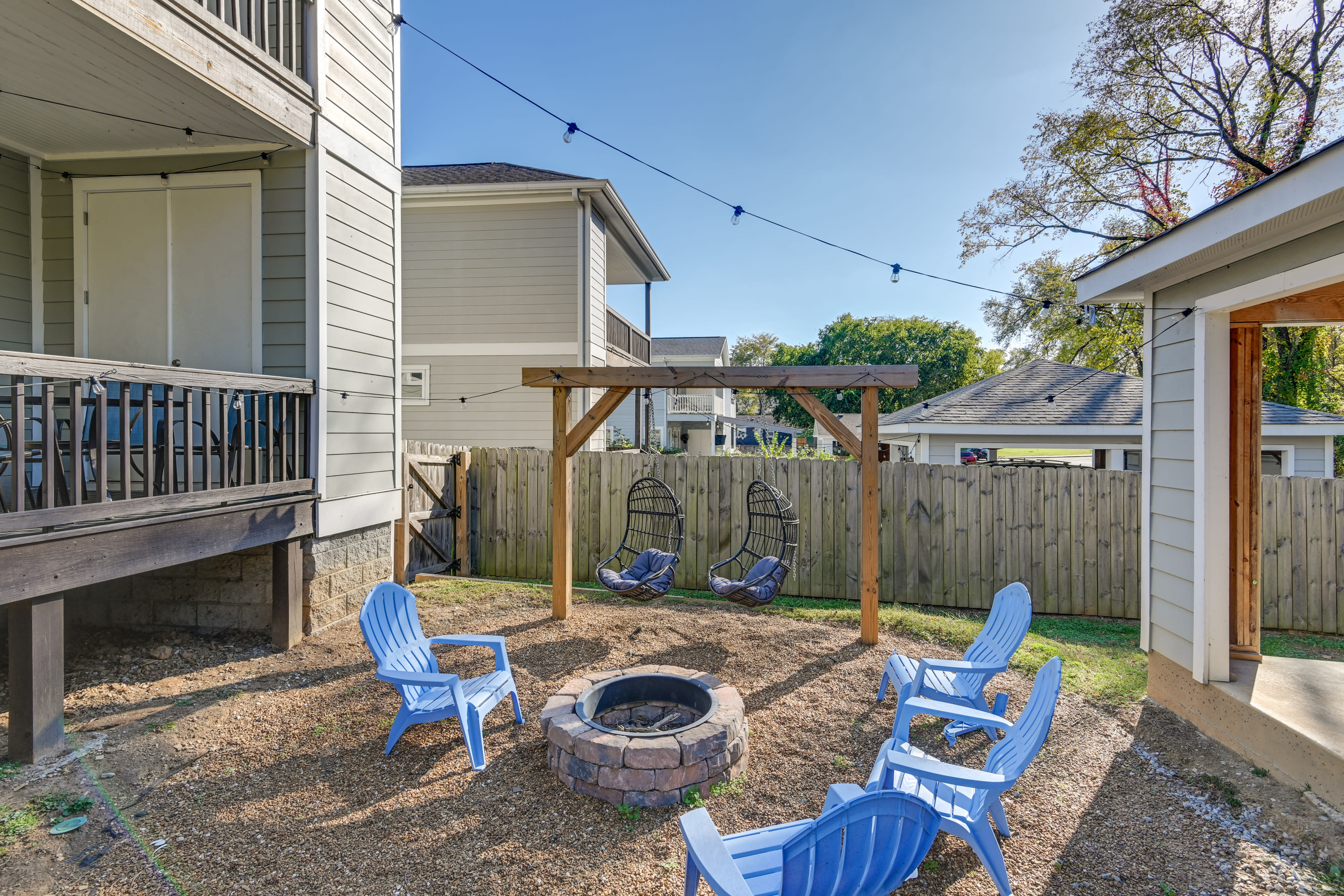 Backyard | Full Fenced | Fire Pit