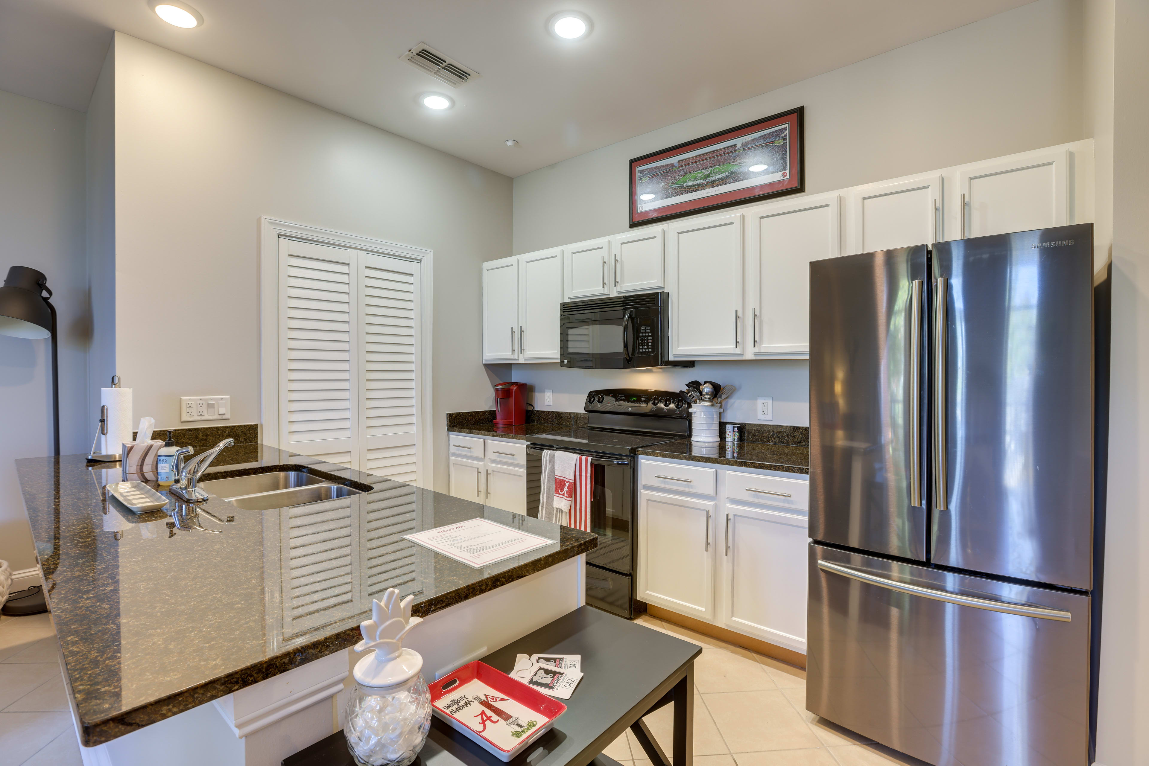 Kitchen | Elevator Access | 2nd-Floor Condo | Shared Rooftop Deck