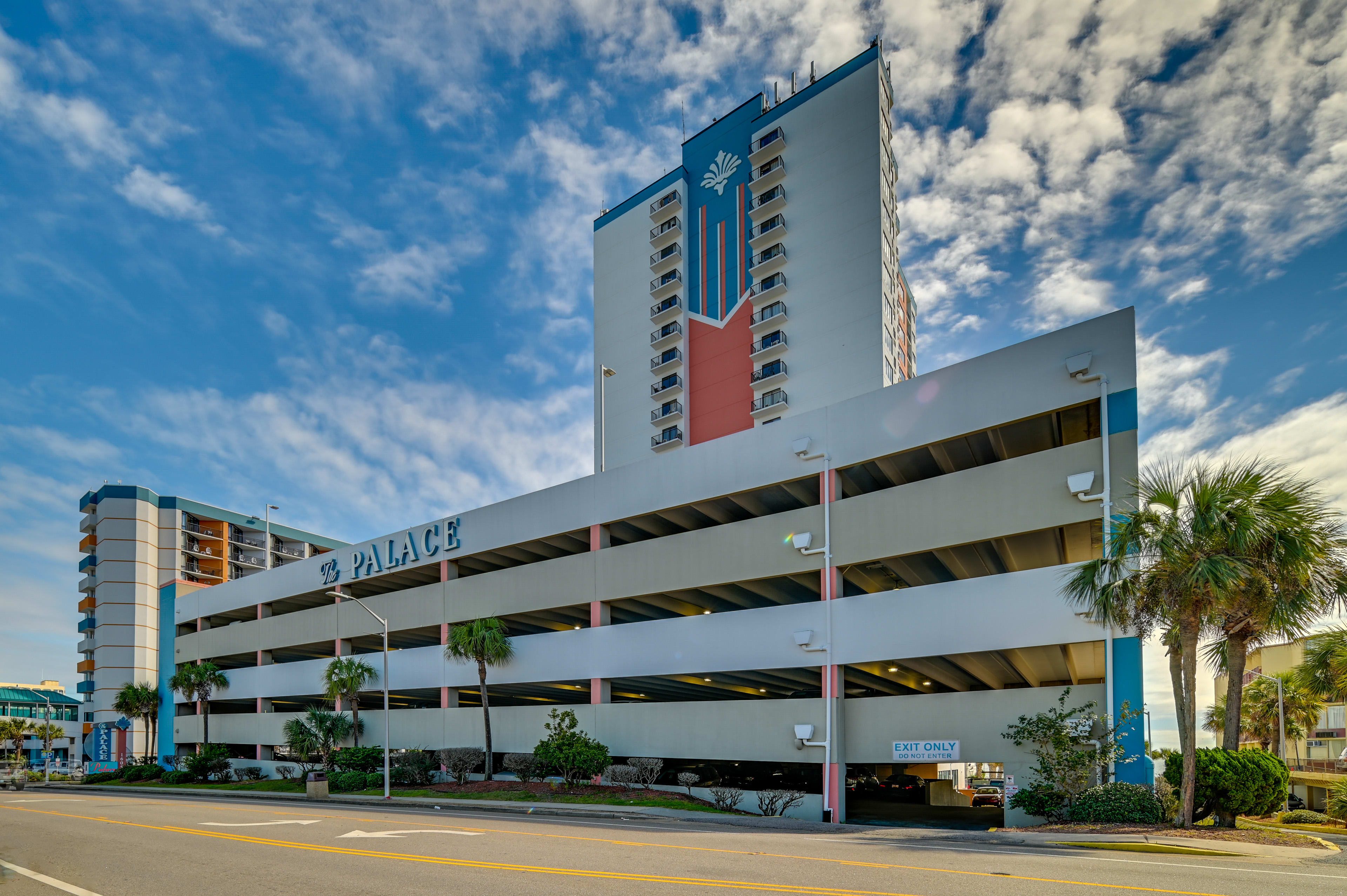 Parking | Community Garage (2 Vehicles) | Free Street Parking (2 Vehicles)