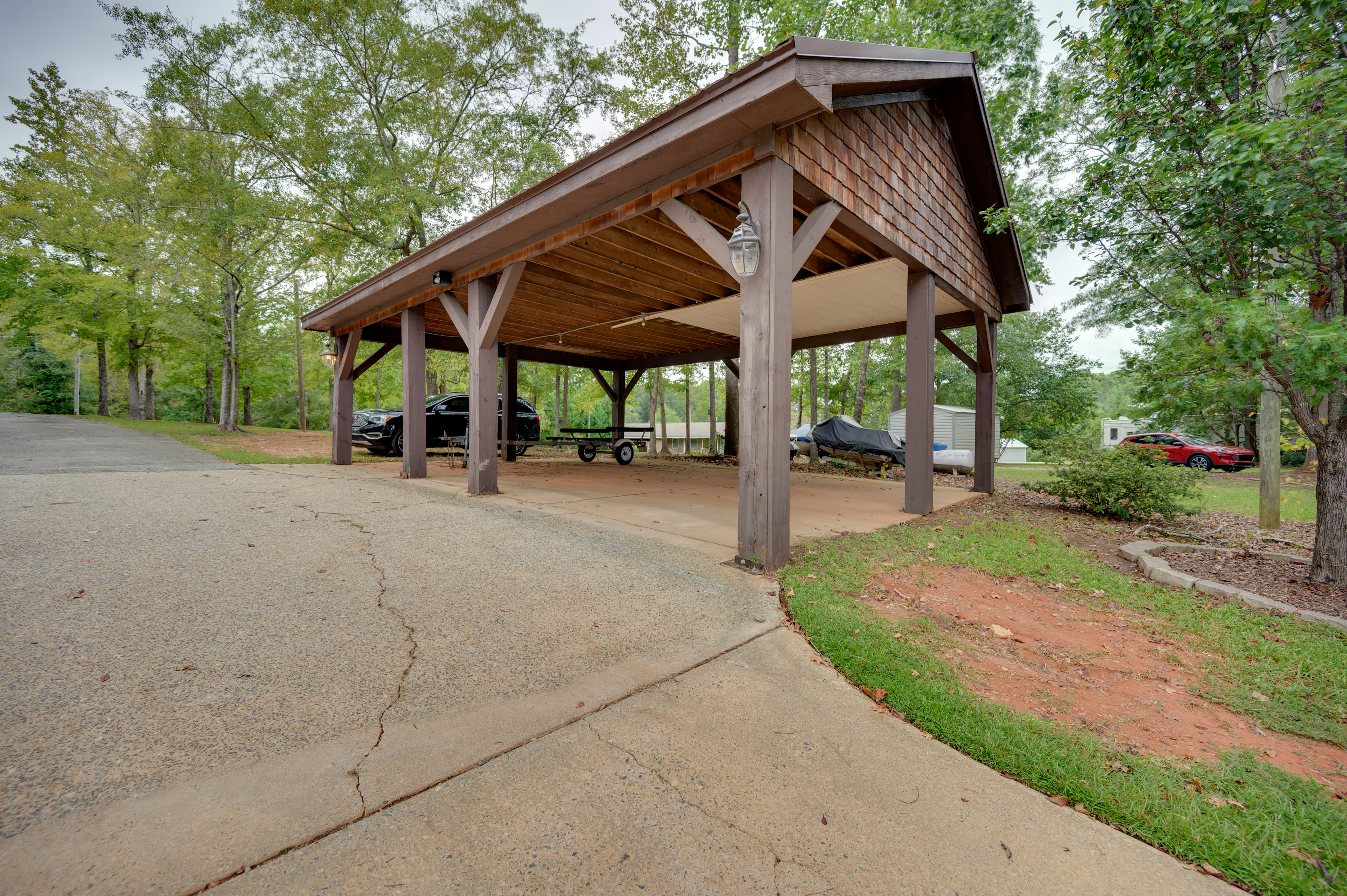 Parking | Carport (3 Vehicles)