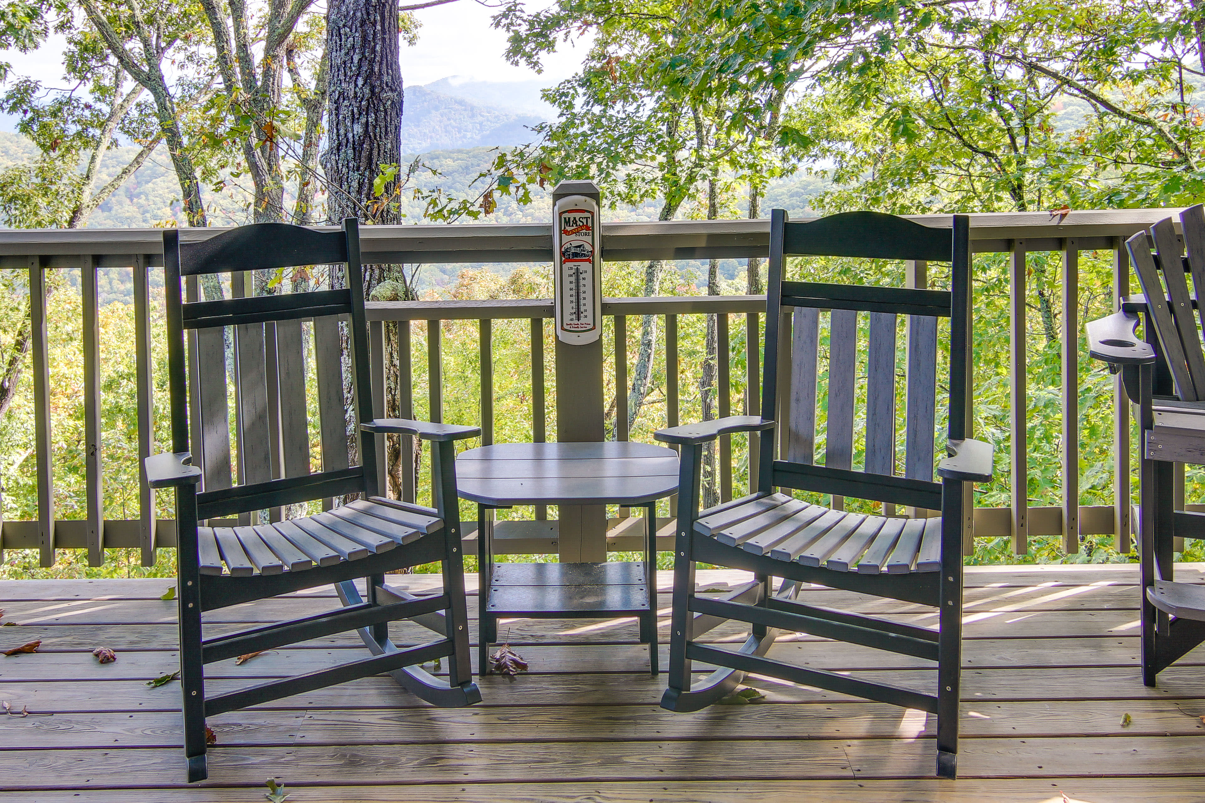 Private Balcony w/ Seating