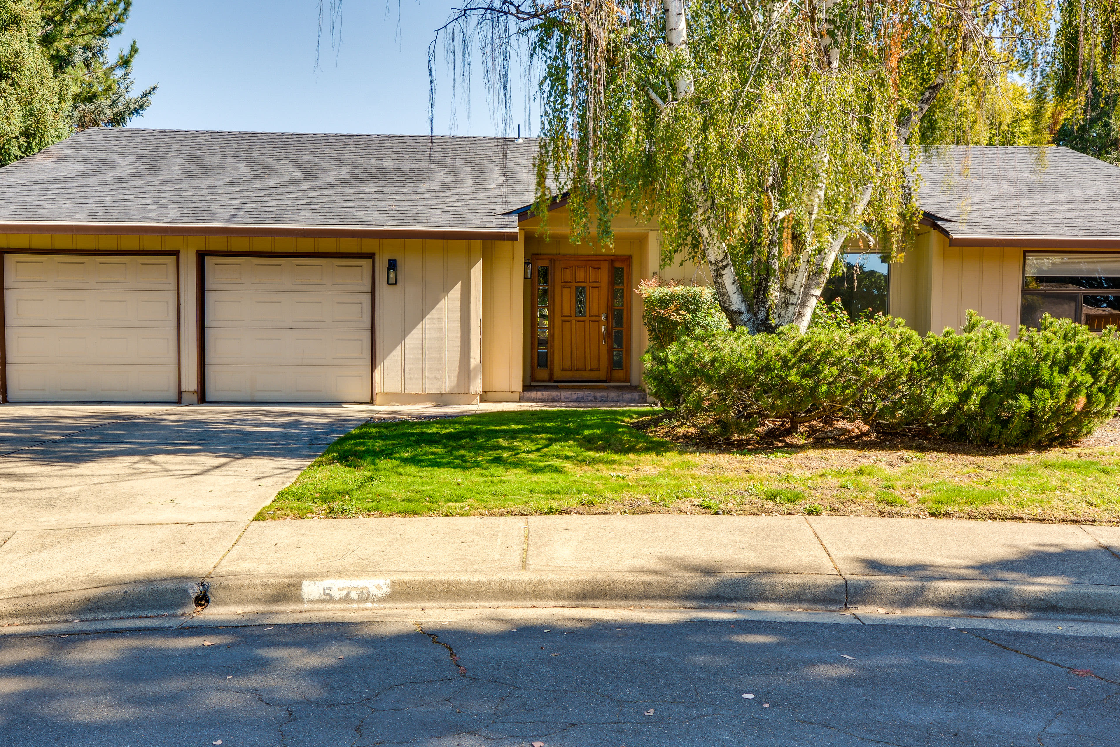 Driveway (2 Vehicles) | Street Parking (First-Come, First-Served)