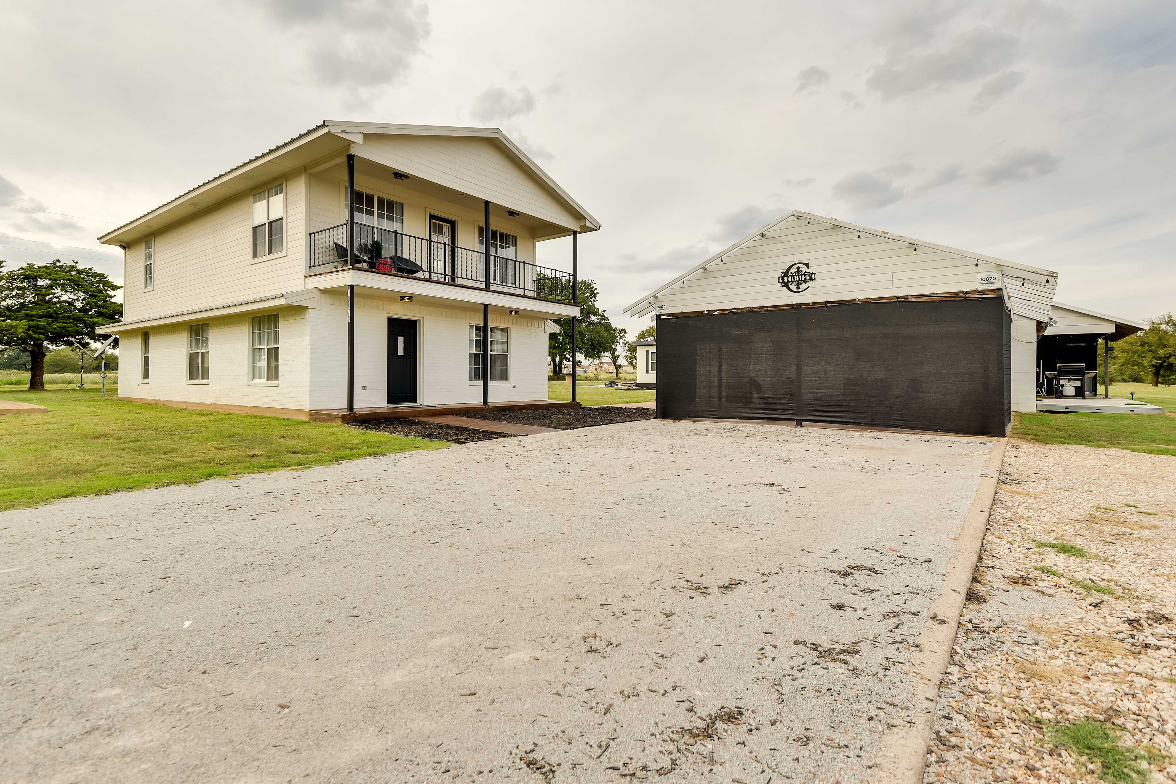 Parking | Driveway (4 Vehicles) | Street Parking (First-Come, First-Served)