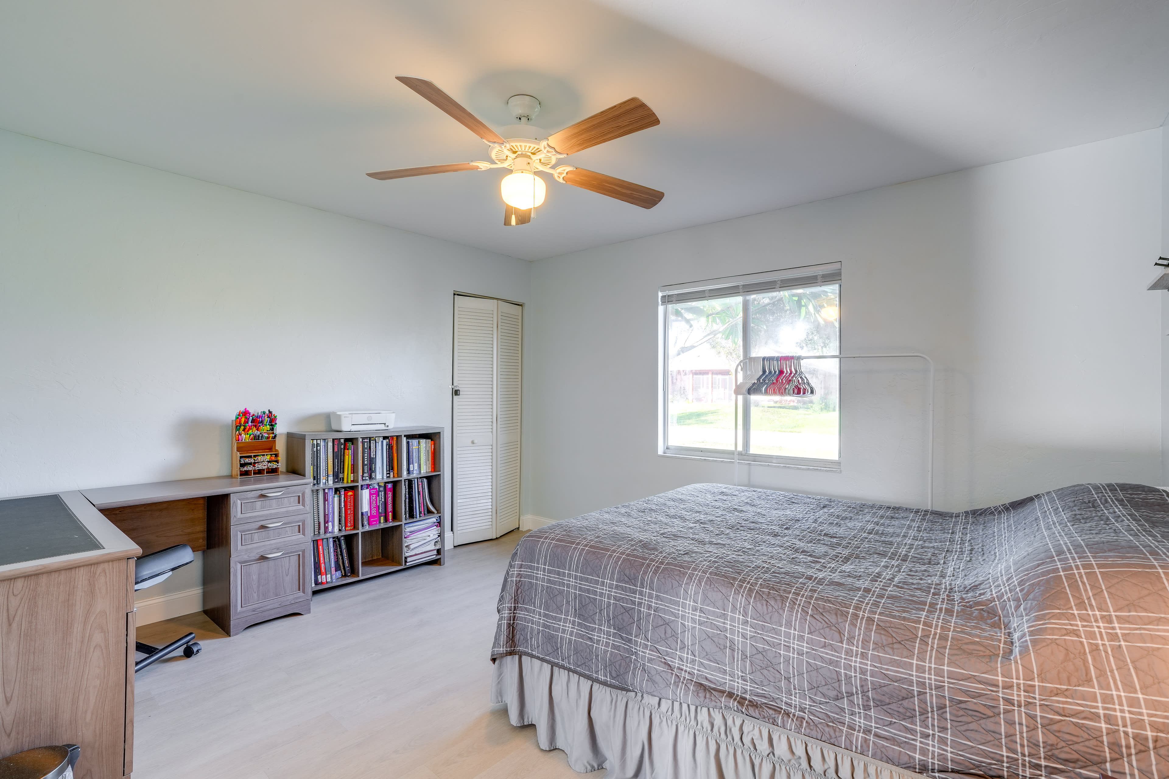 Bedroom 2 | Queen Bed | Laptop-Friendly Workspace