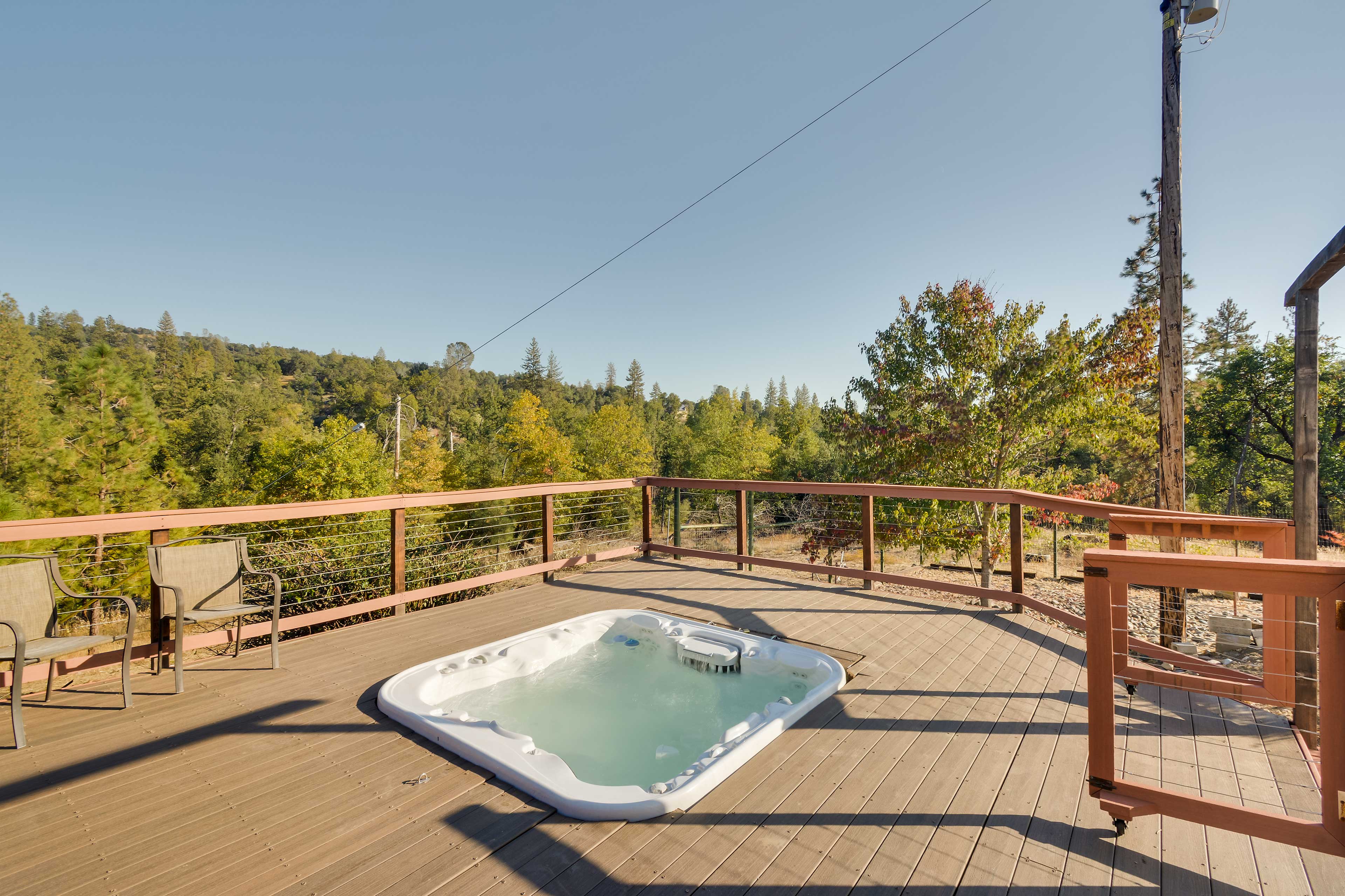 Private Deck | Gas Fire Pit | Gas Grill | Hot Tub
