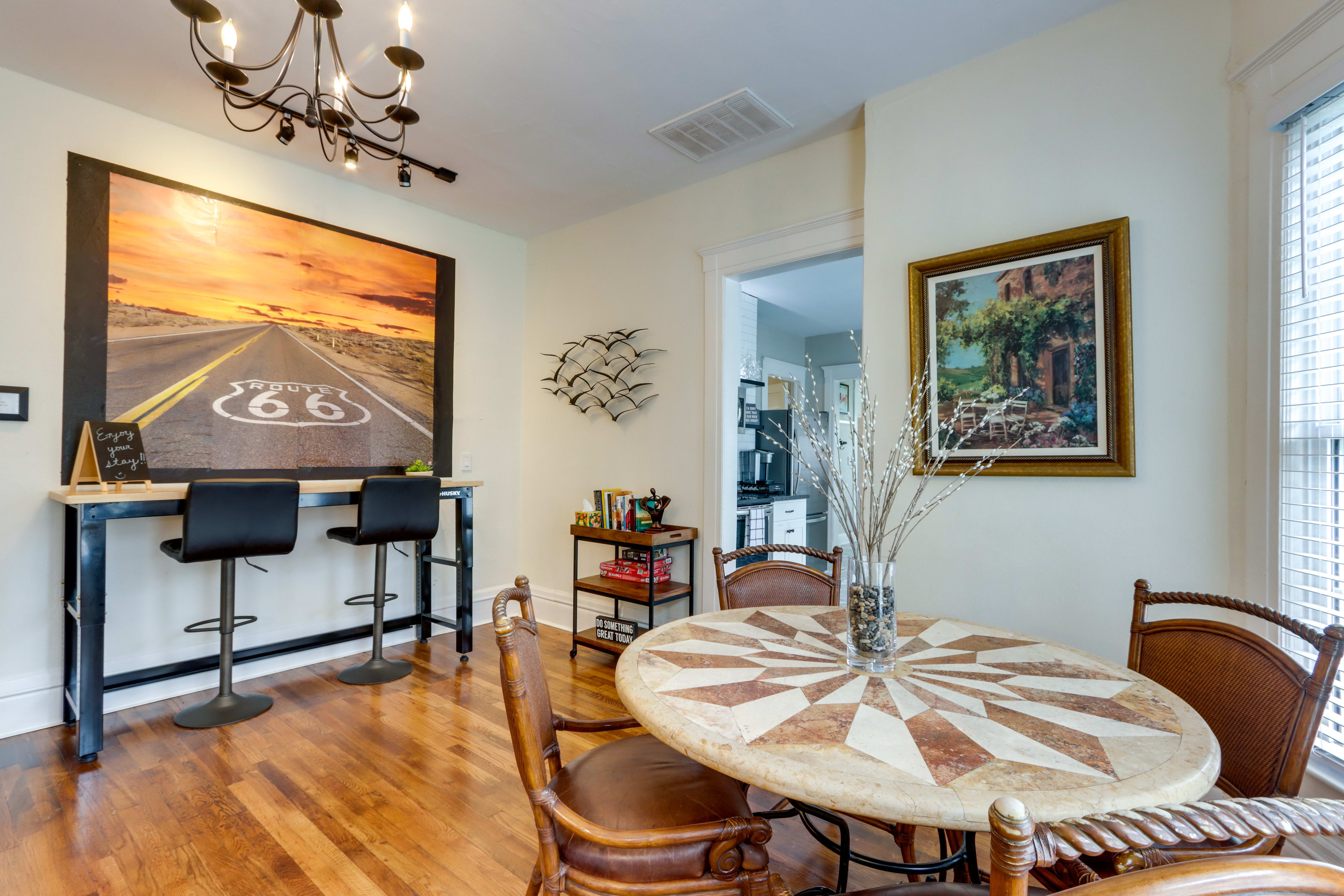 Dining Area | Dishware & Flatware Provided | Breakfast Bar