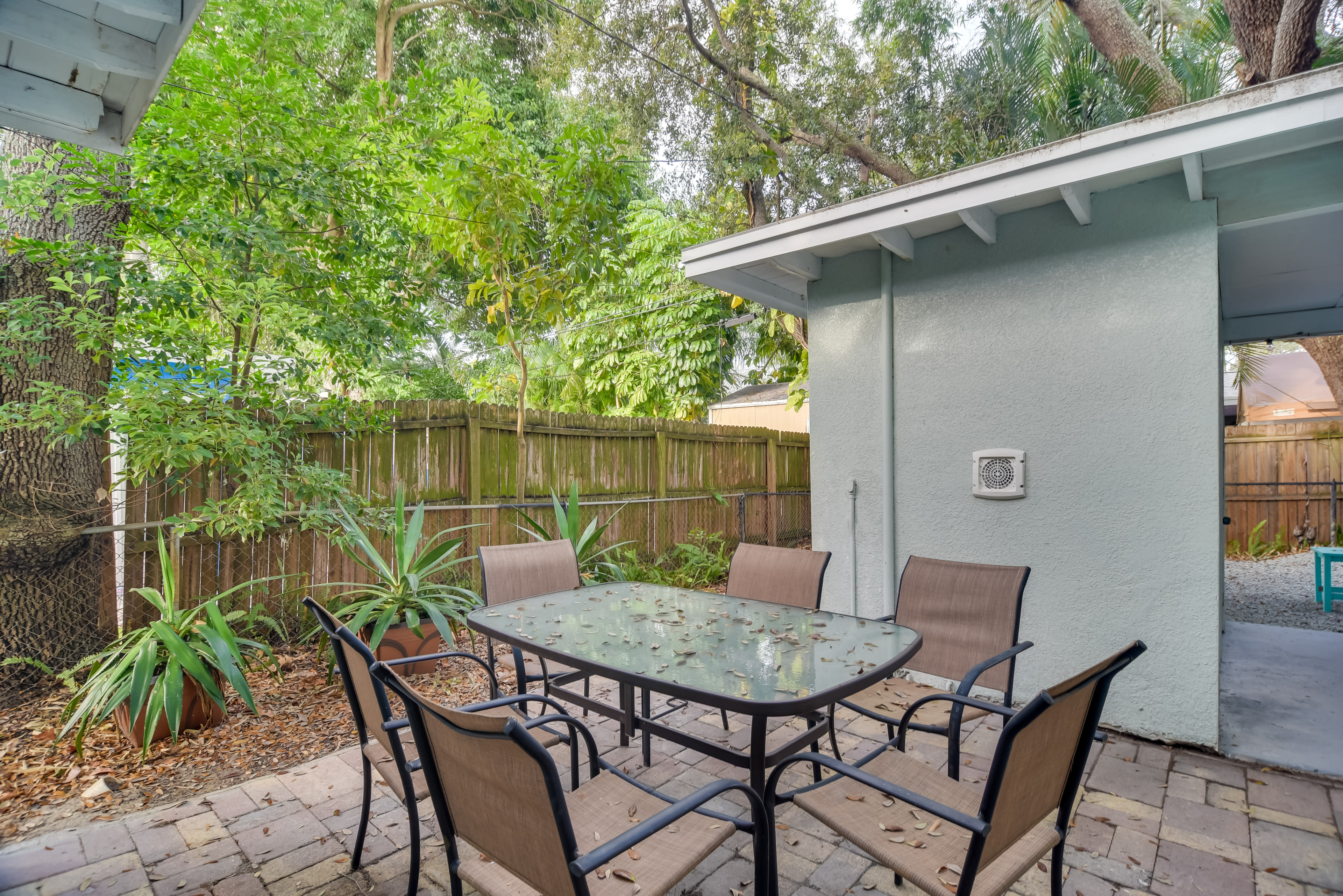 Shared Outdoor Space | Patio w/ Dining Area