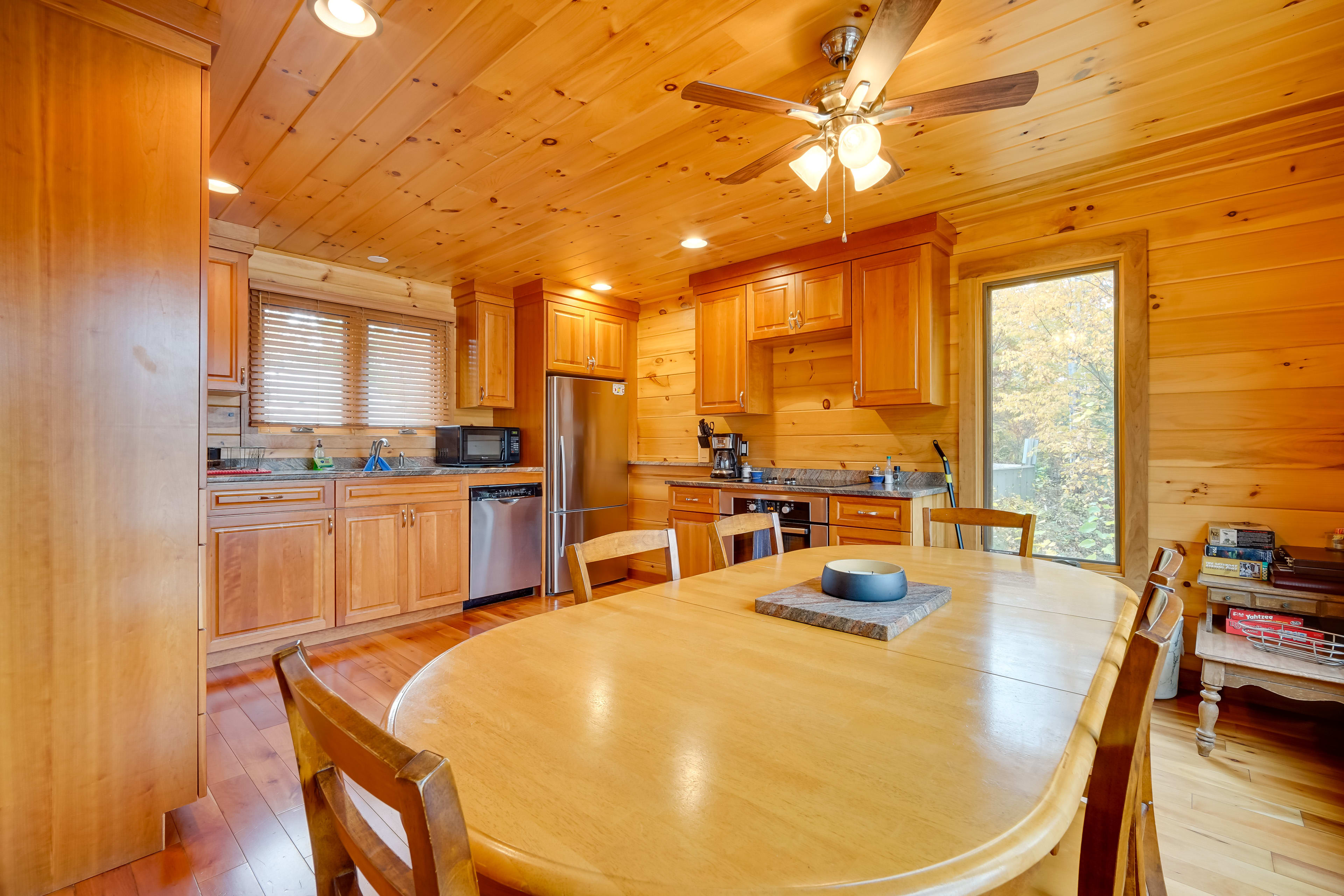 Dining Area | Dishware/Flatware