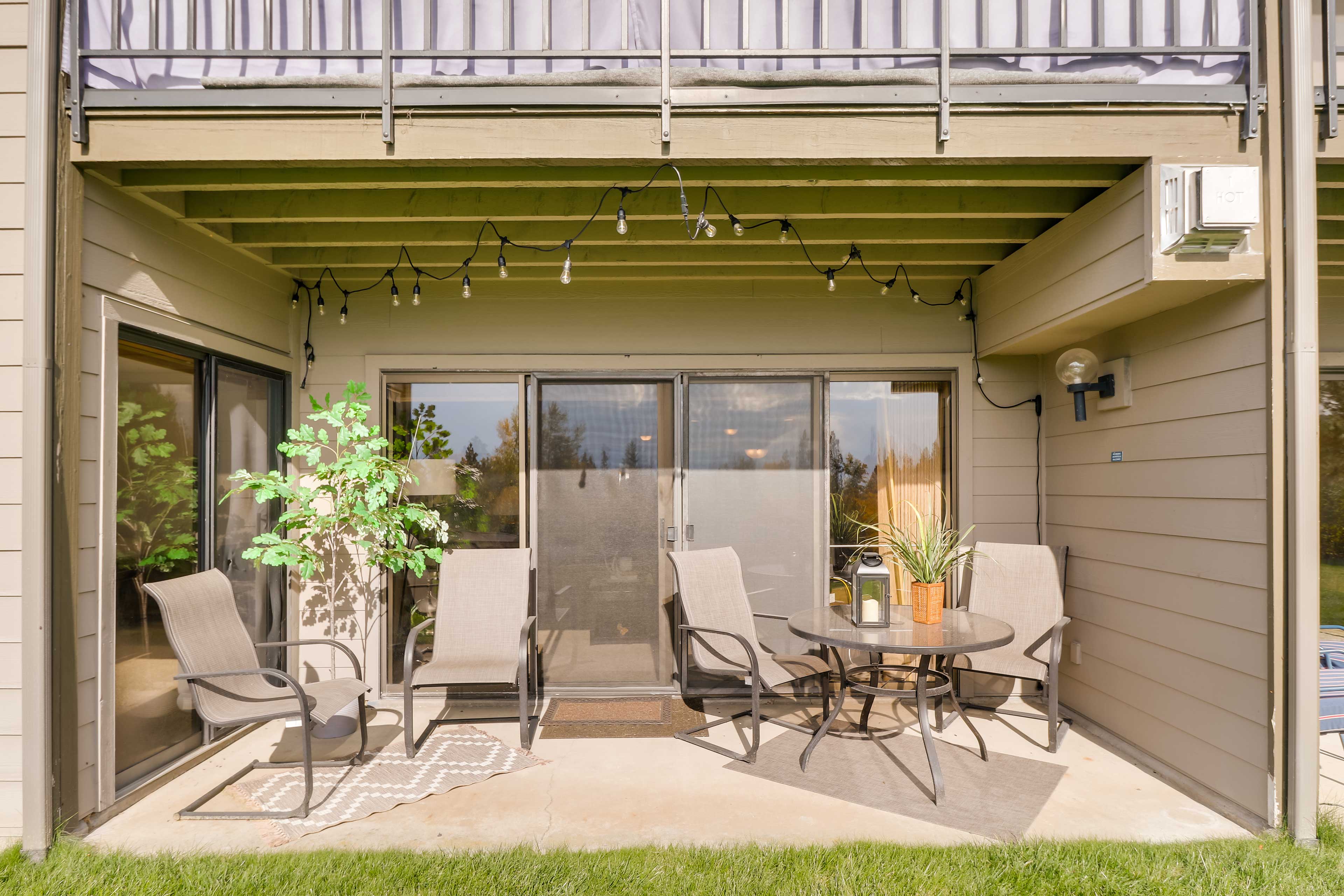 Patio | Outdoor Seating