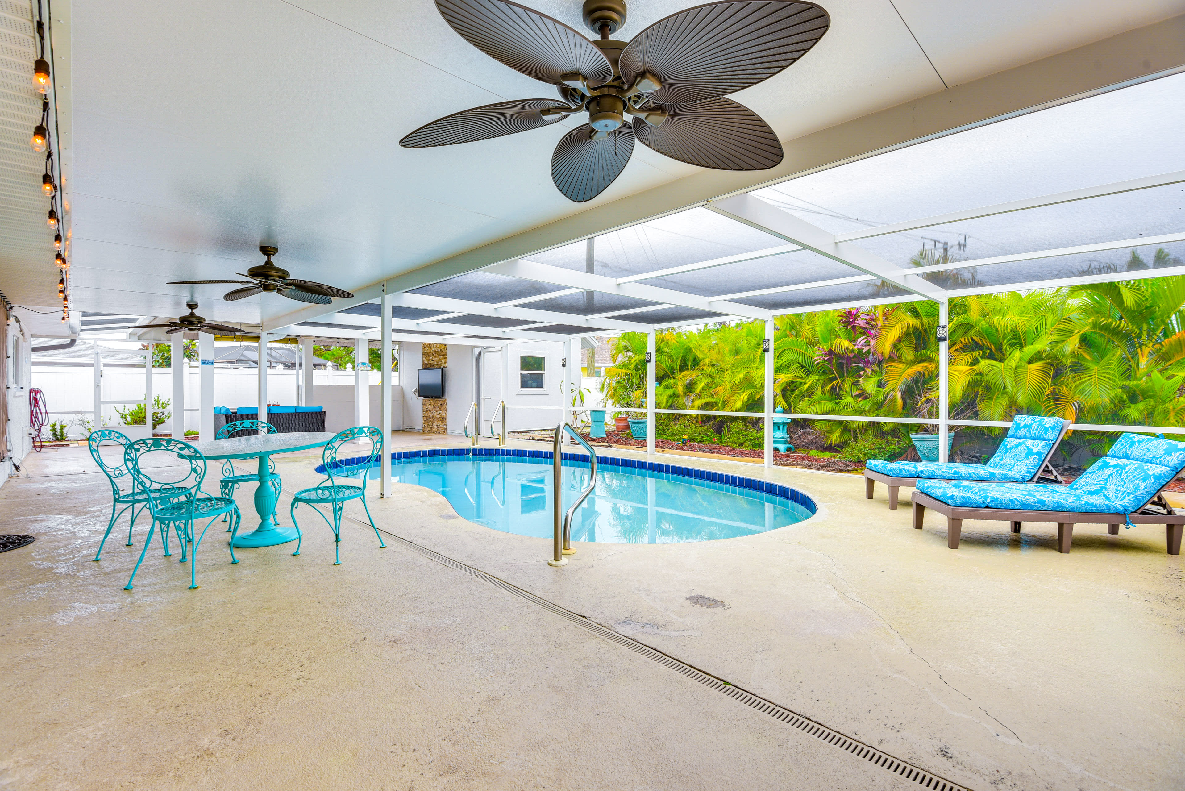 Lanai | Outdoor Dining Area | Ceiling Fans