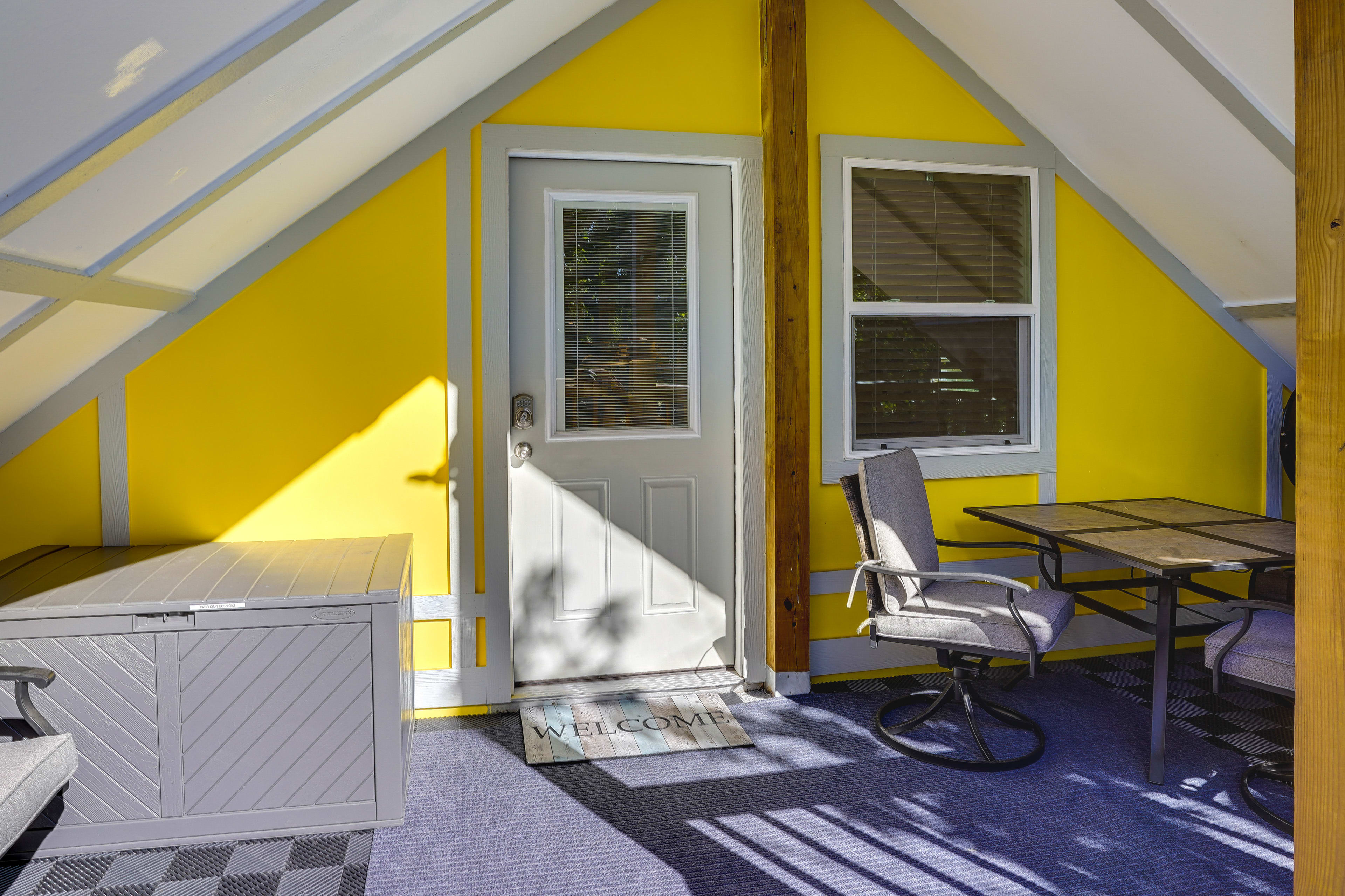 Covered Balcony | Outdoor Dining Area