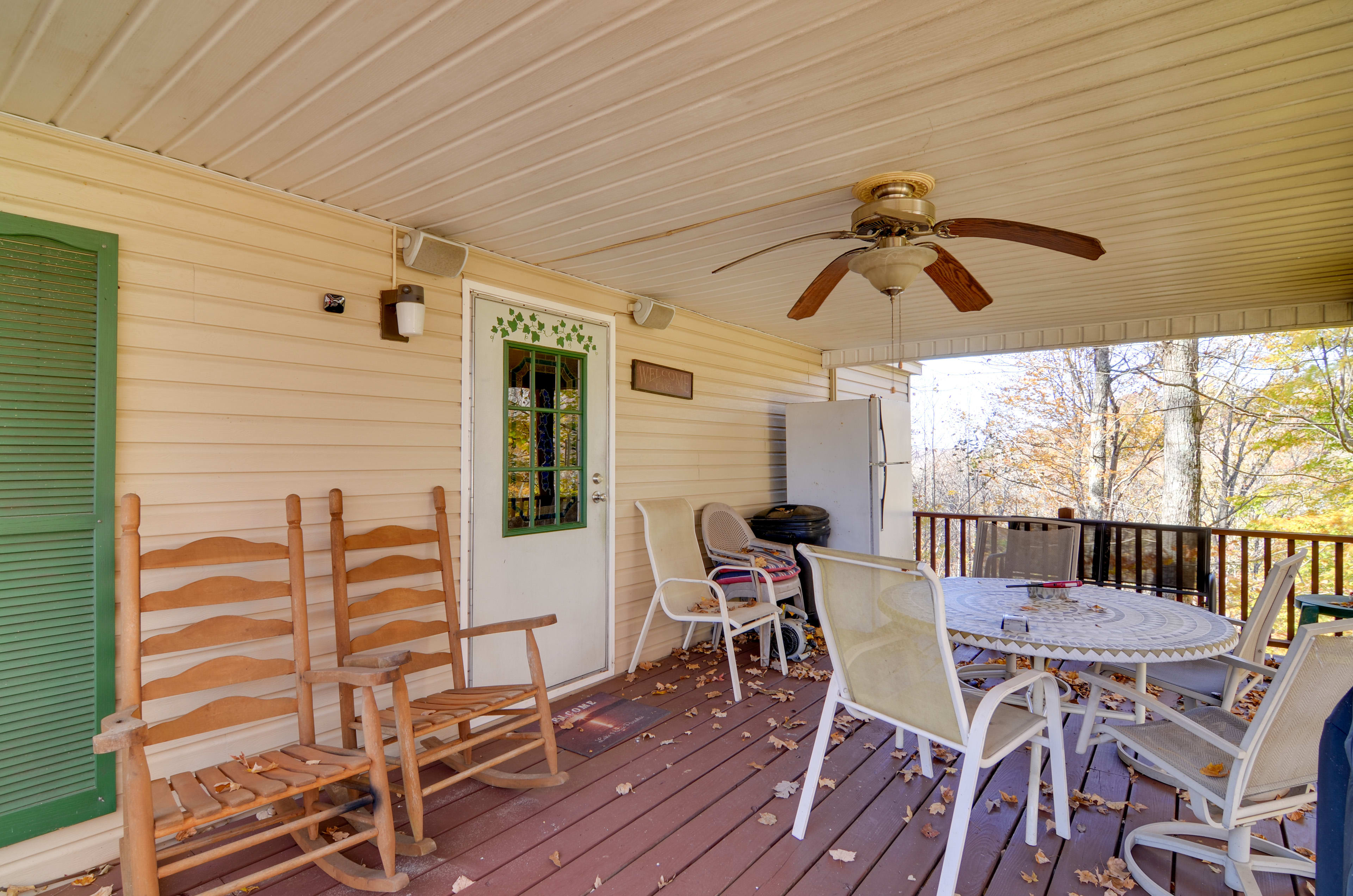 Covered Porch | Grill | Refrigerator | Outdoor Seating & Dining | Ceiling Fan